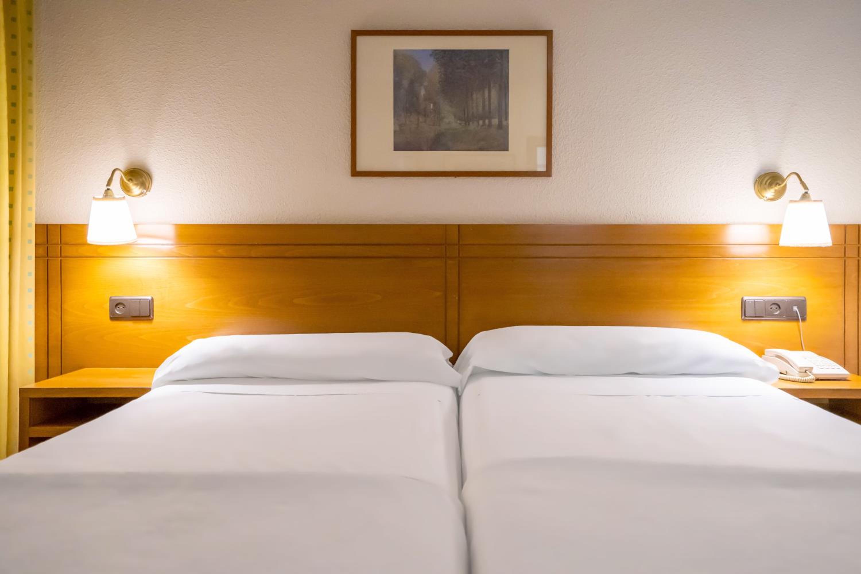 Twin Room with City View