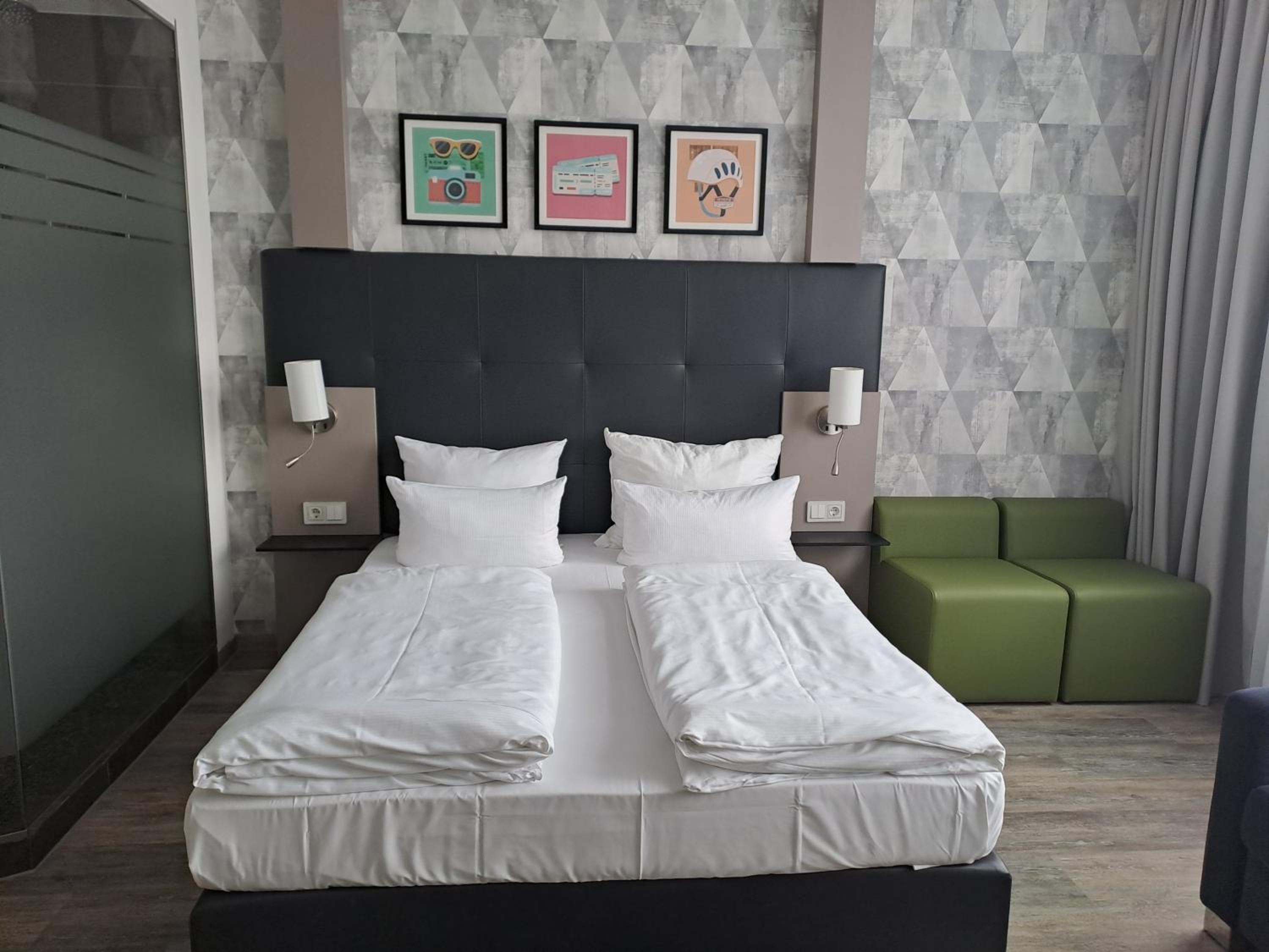 Premium Queen Room