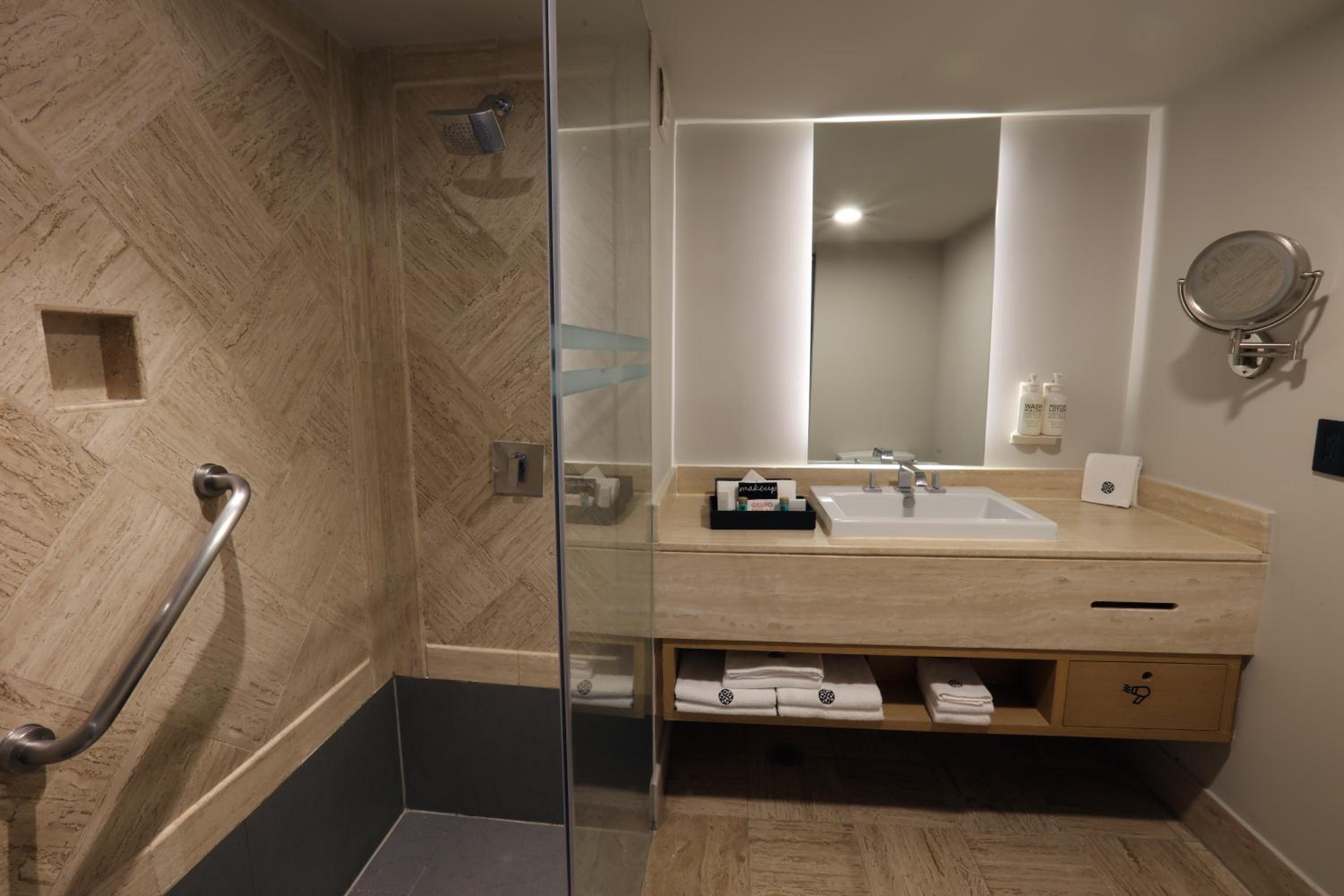 Signature 1 King Bed