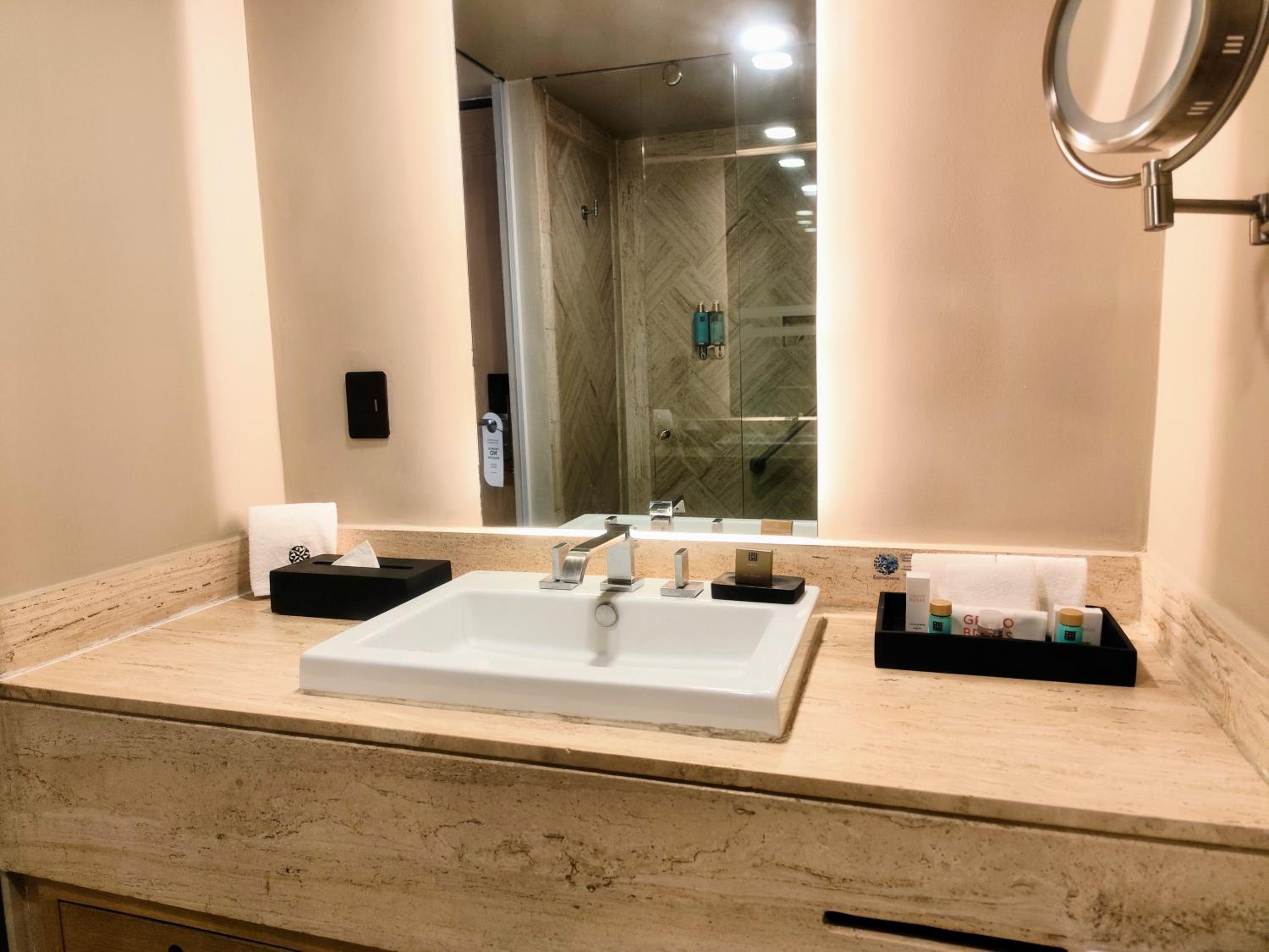 Signature 1 King Bed