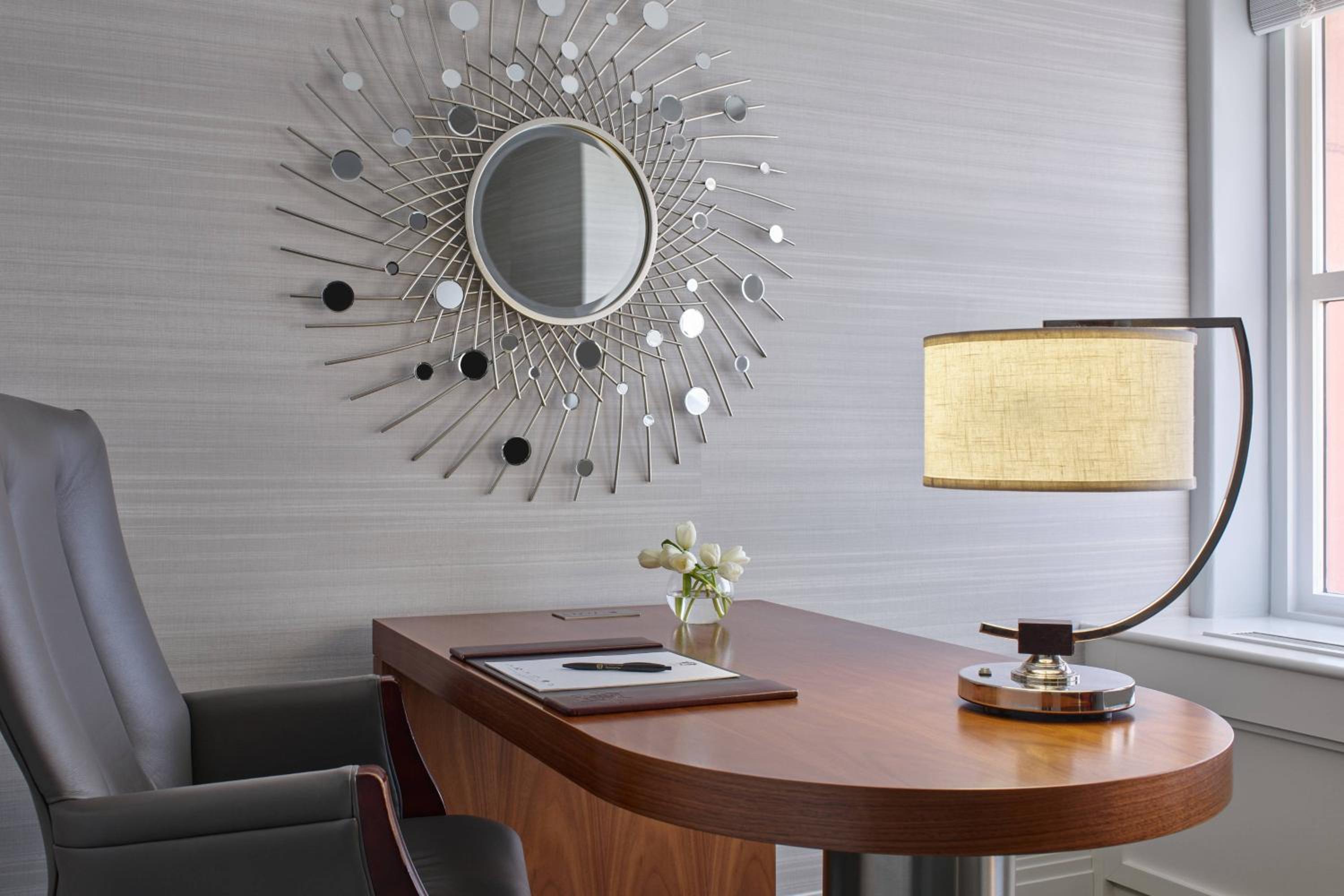 One-Bedroom Royal King Suite with City View