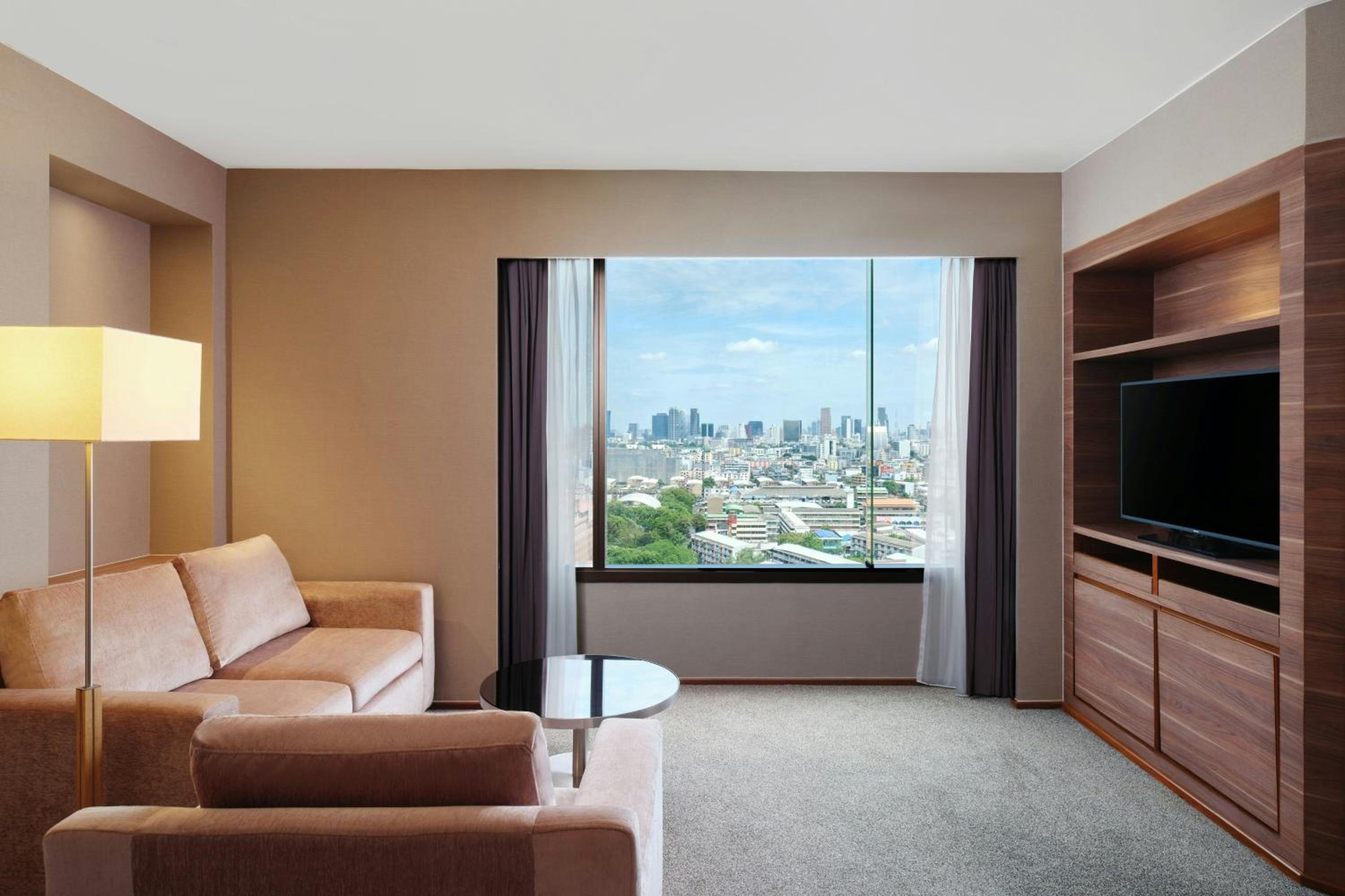 One-Bedroom Executive Suite - Executive Lounge Access