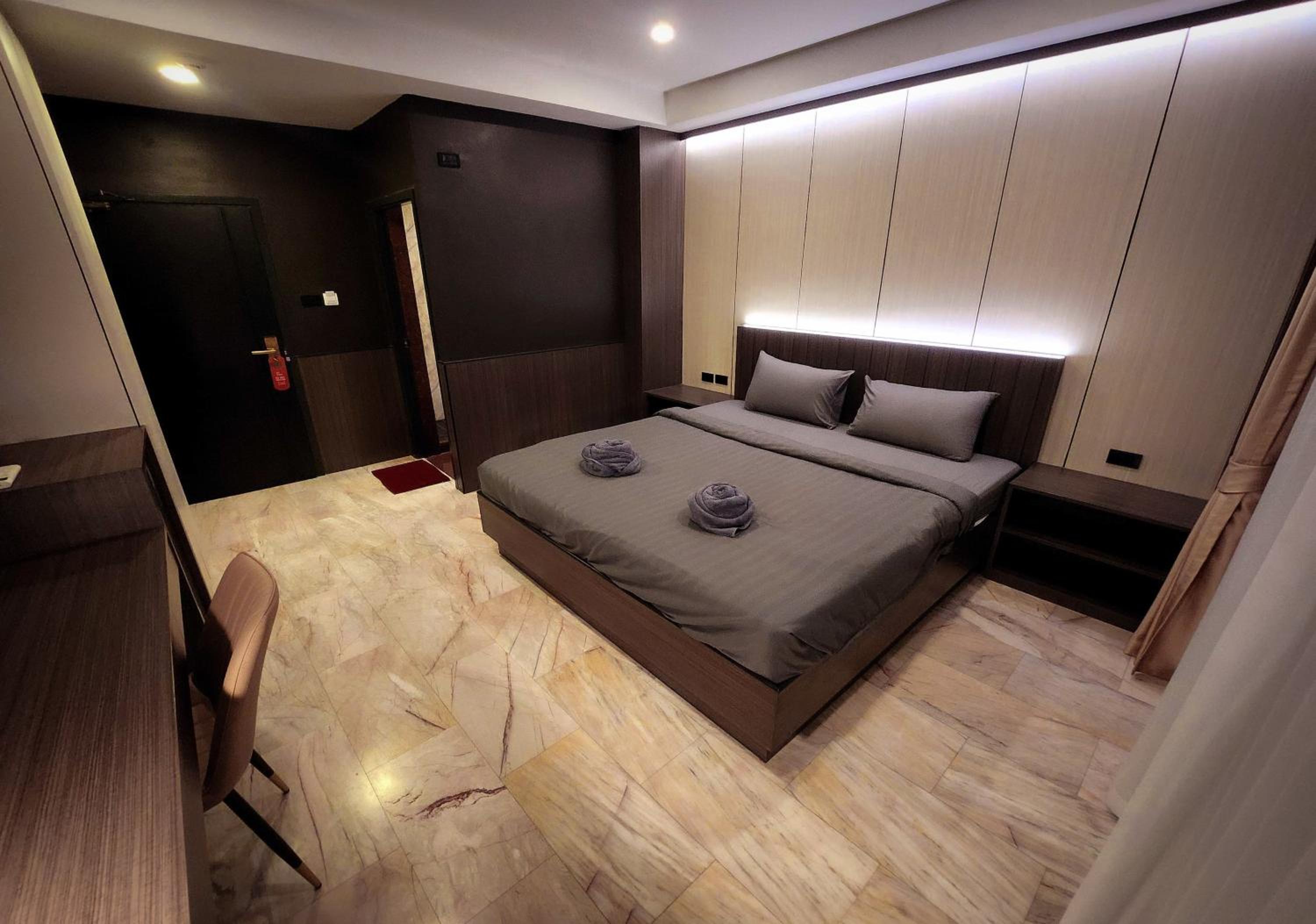 Deluxe King Room