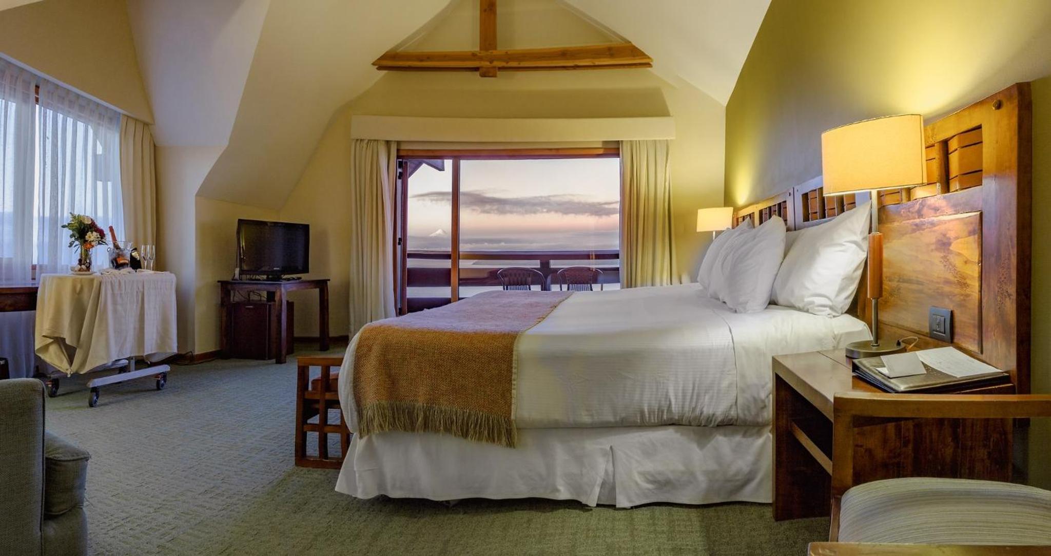 King Suite - Non-Smoking