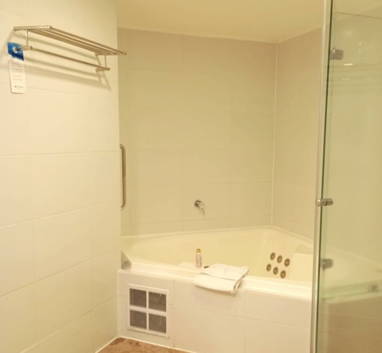 King Suite - Non-Smoking