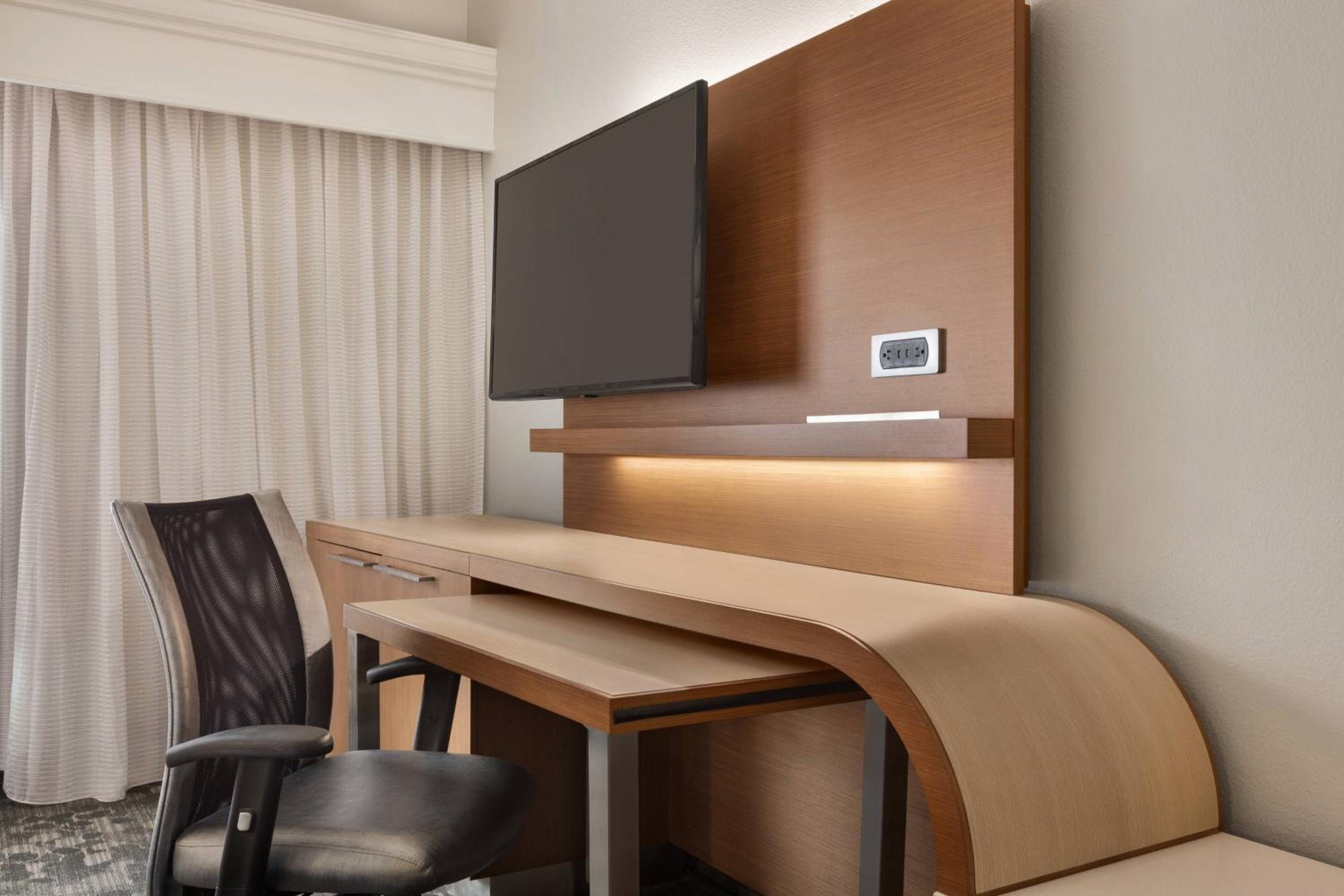 King Room with Roll-in Shower - Mobility and Hearing Accessible