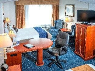Queen Room with Two Queen Beds and Roll-In Shower - Mobility Accessible