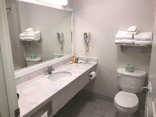 Queen Room with Two Queen Beds and Roll-In Shower - Mobility Accessible