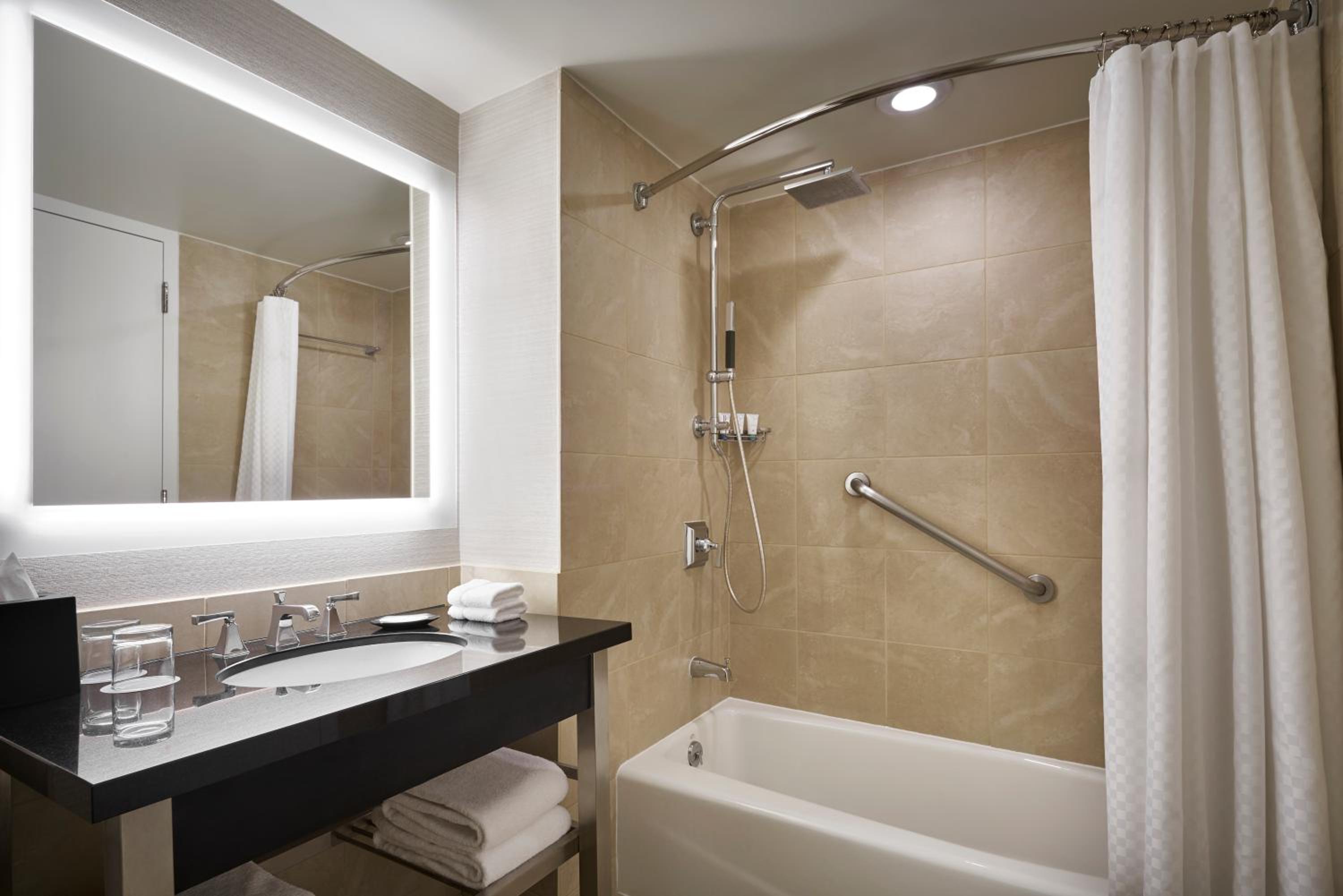 Traditional Double Room with Two Double Beds - Hearing Accessible