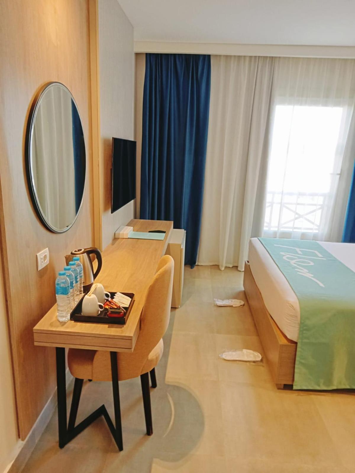 Family Bunk Bed Pool View