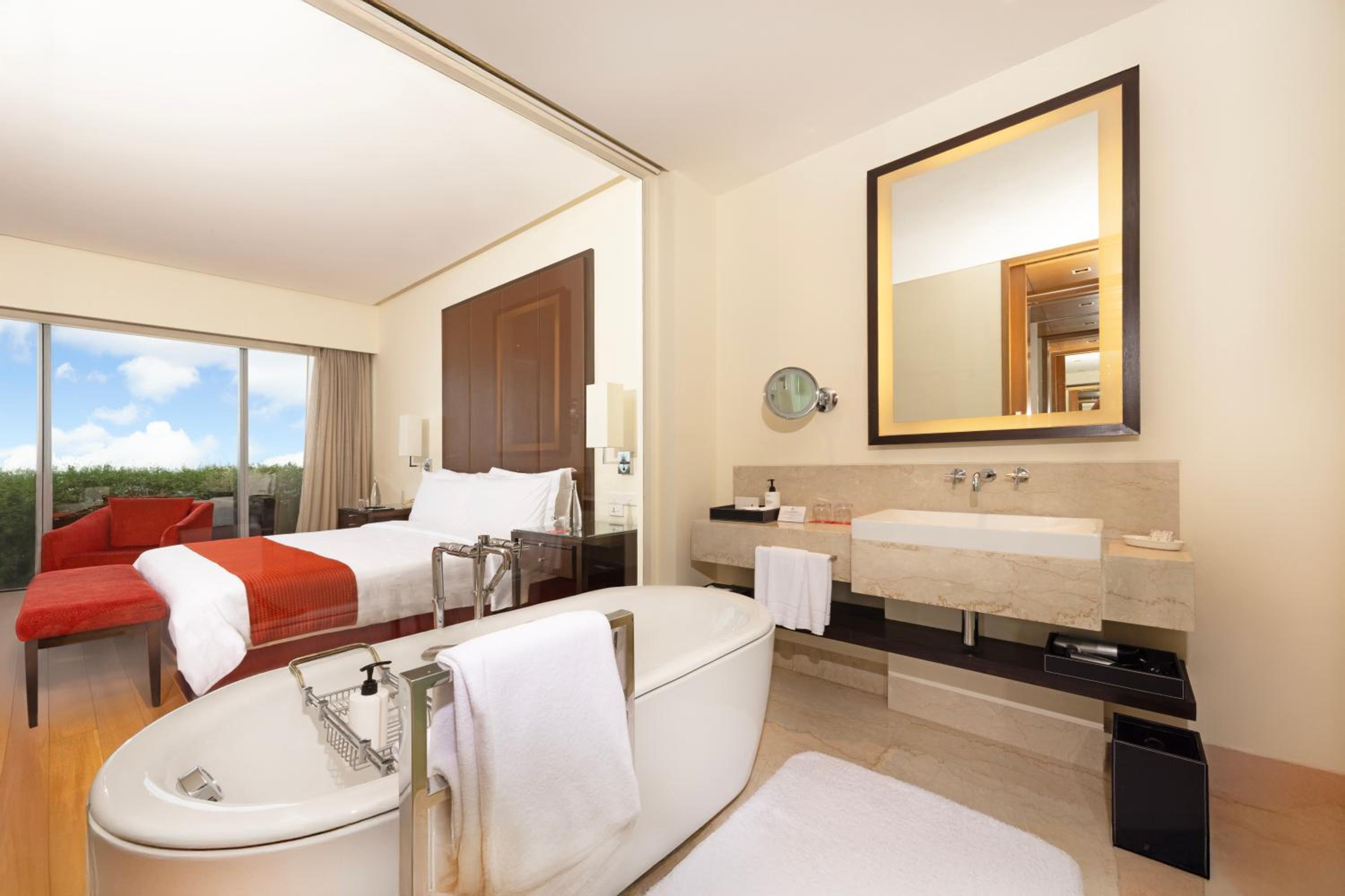 Deluxe Park View Room King Bed