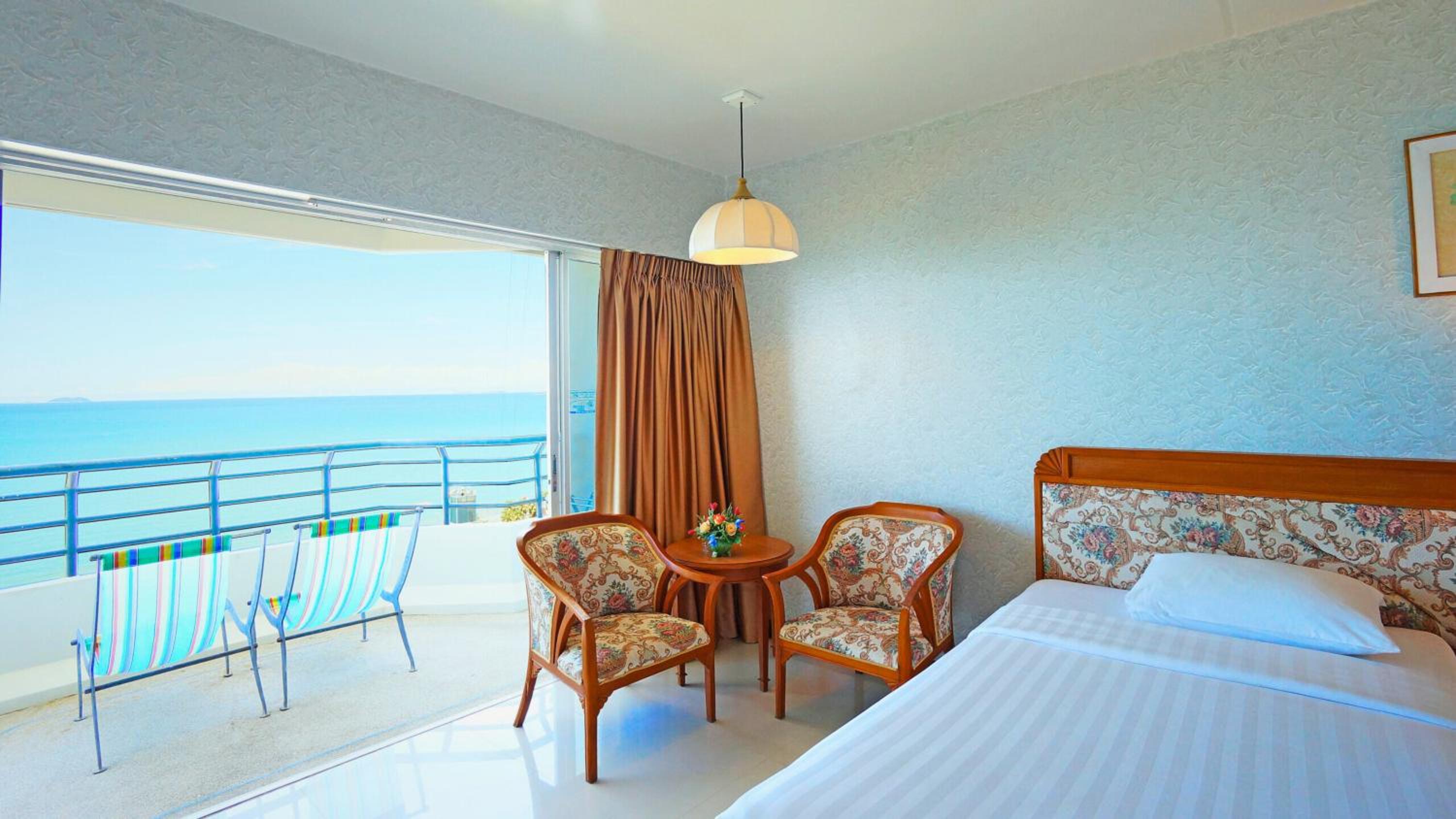 Deluxe Ocean View with high floor Tower Wing with Water Park Access