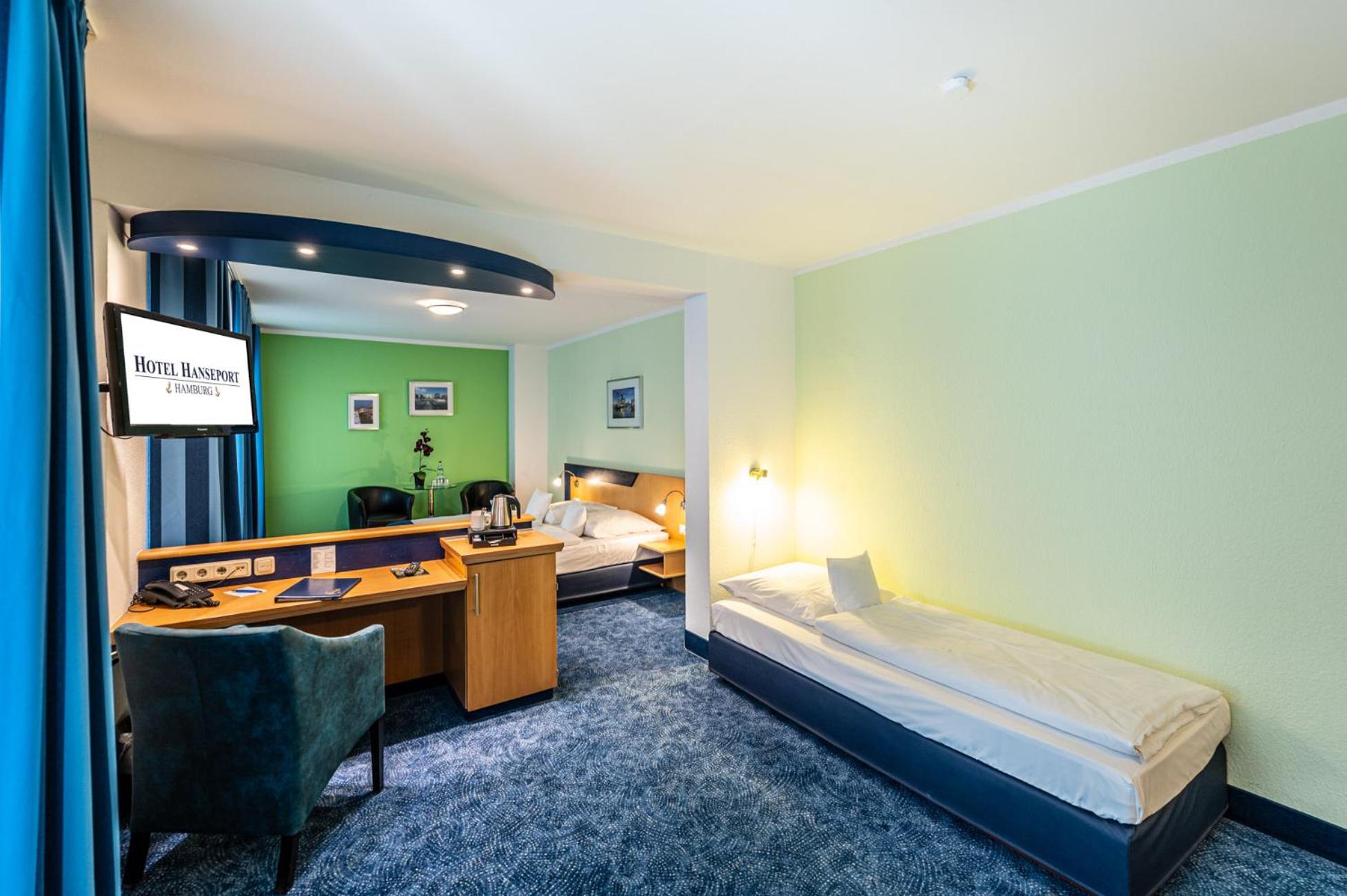 Quadruple Room with Bathroom