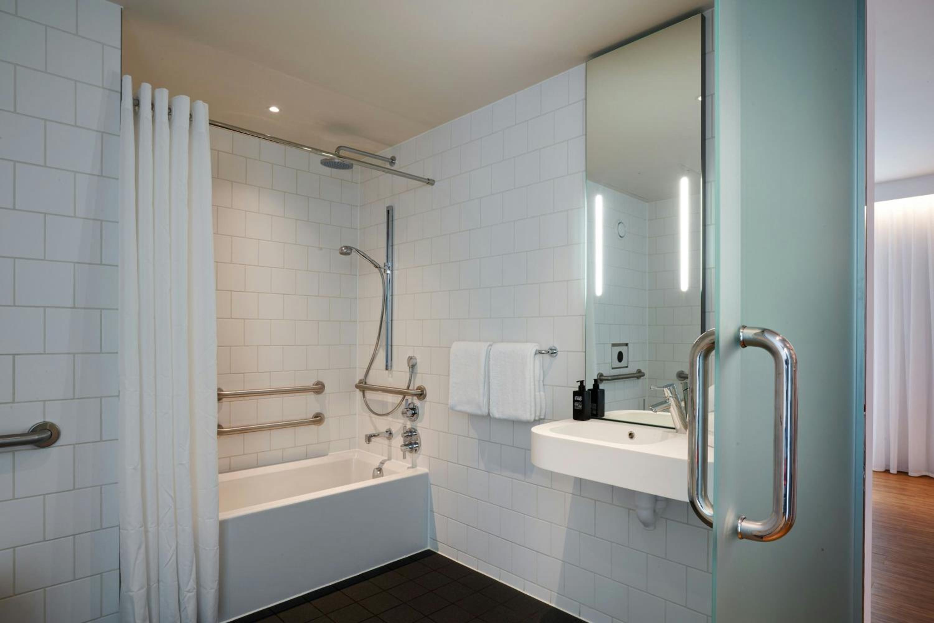 King Room - Accessible