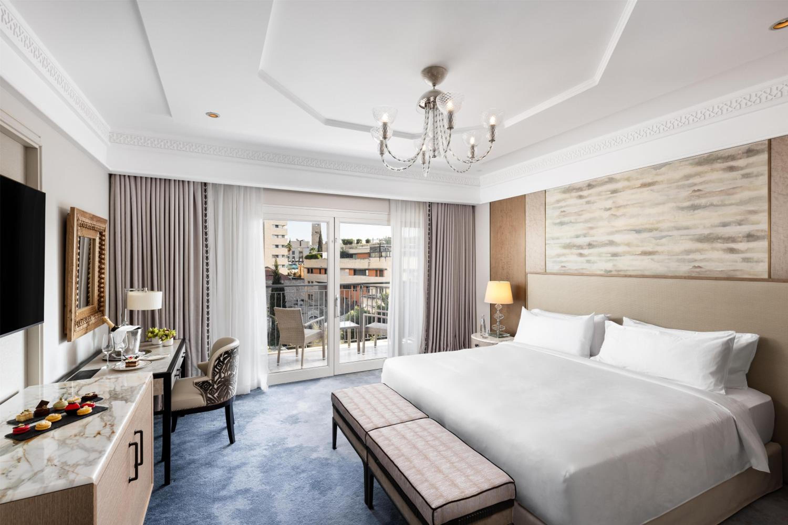 Premier Deluxe King Room with Balcony