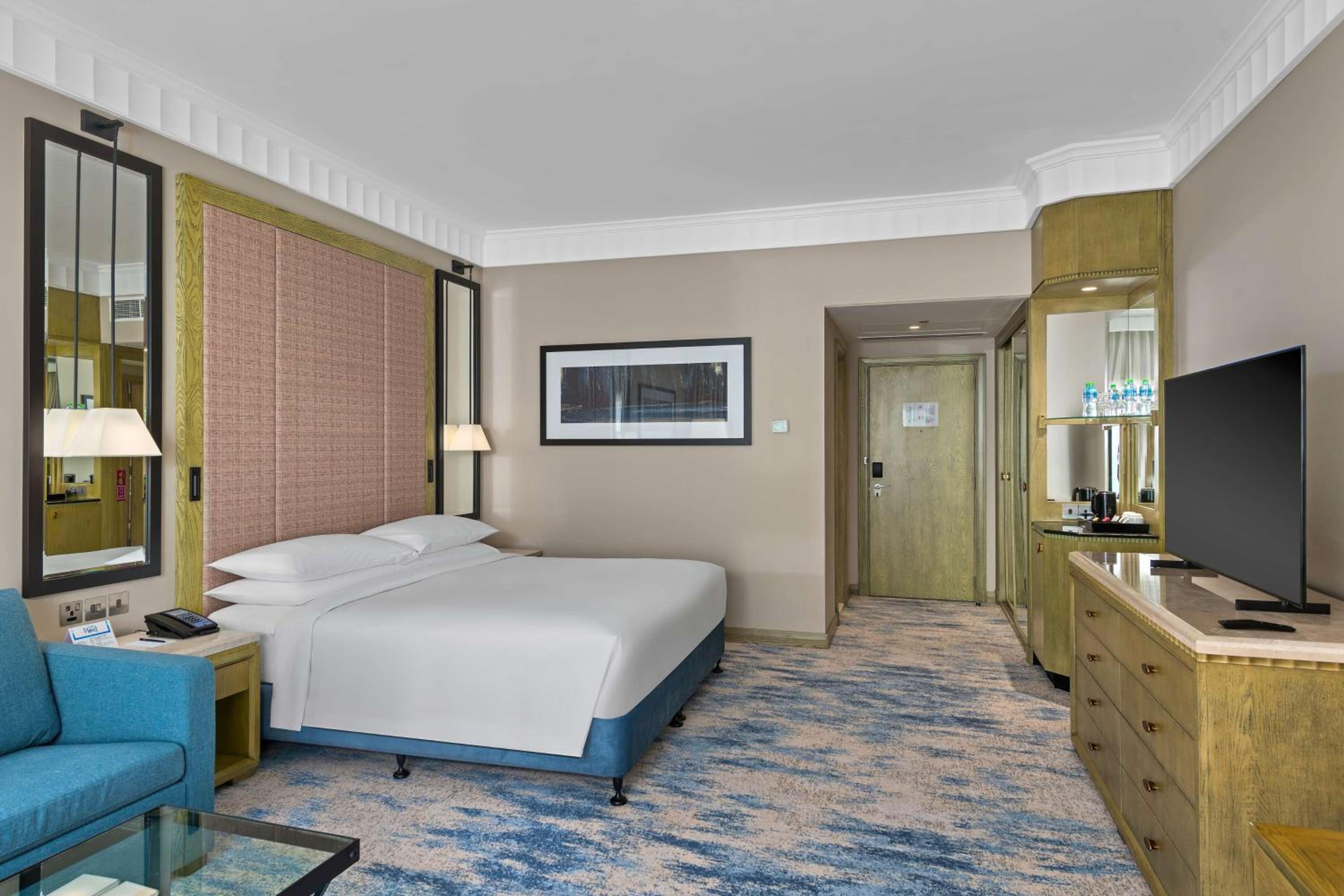 King Deluxe Room with Balcony and Sea View