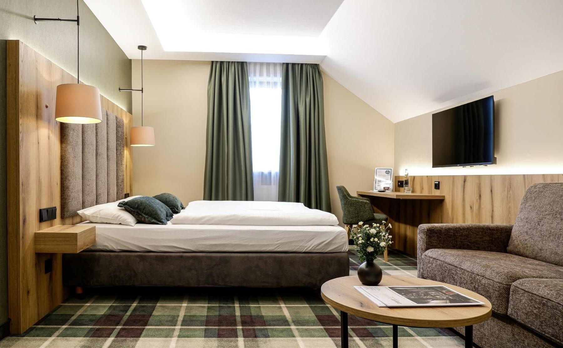 Deluxe Triple Room