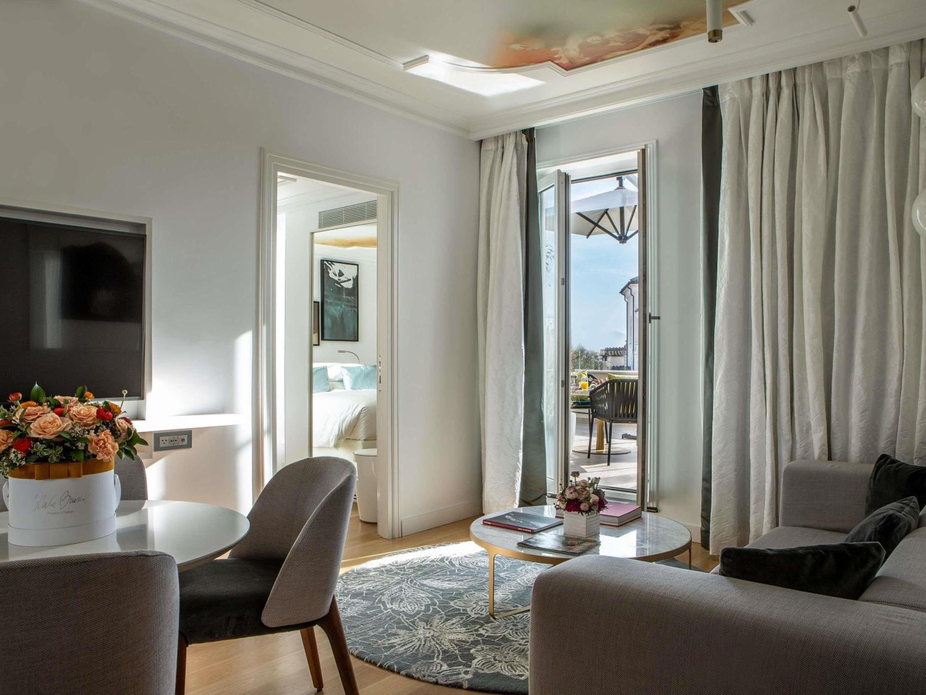 Suite with Panoramic Terrace and Outdoor Jacuzzi 