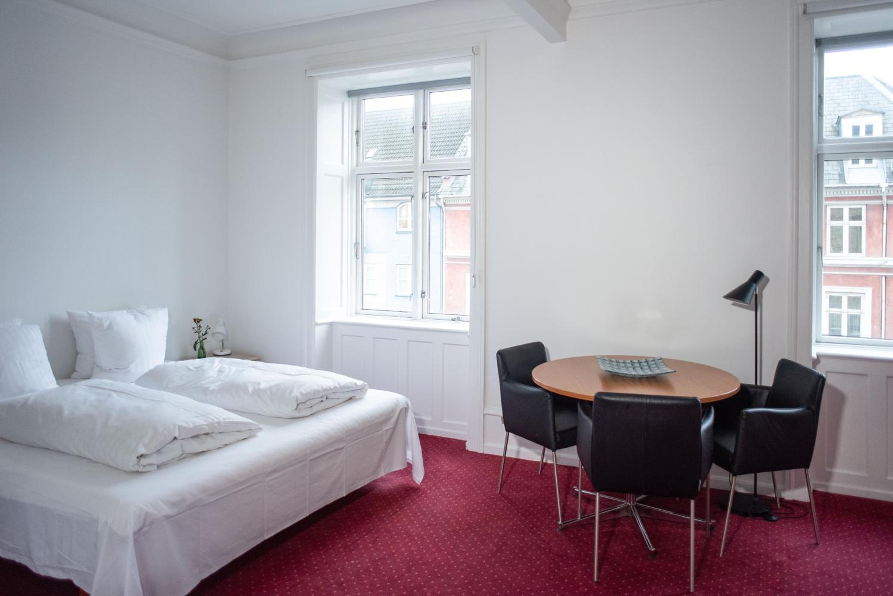 Large Double or Twin Room