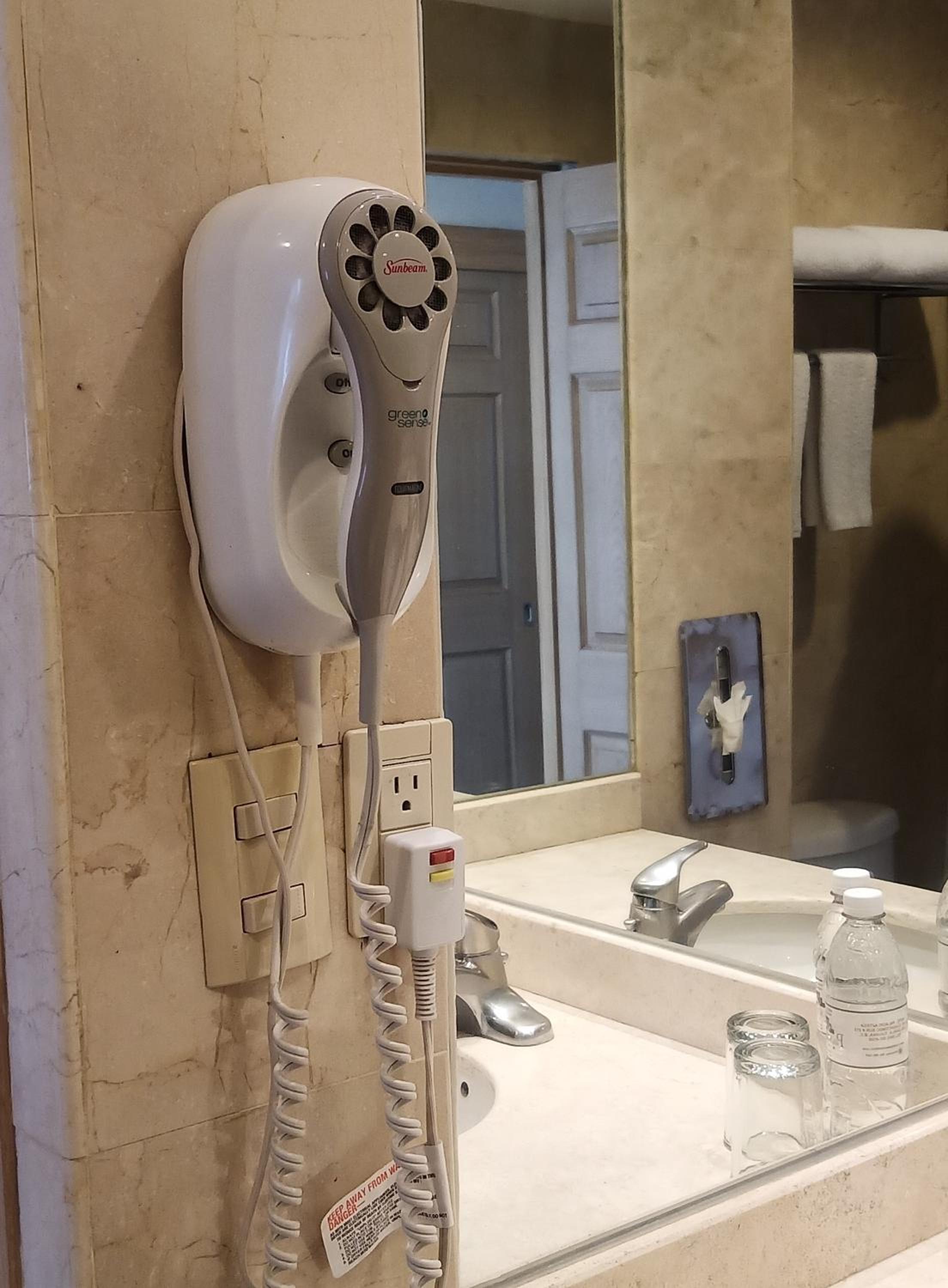 Queen Room - Non-Smoking