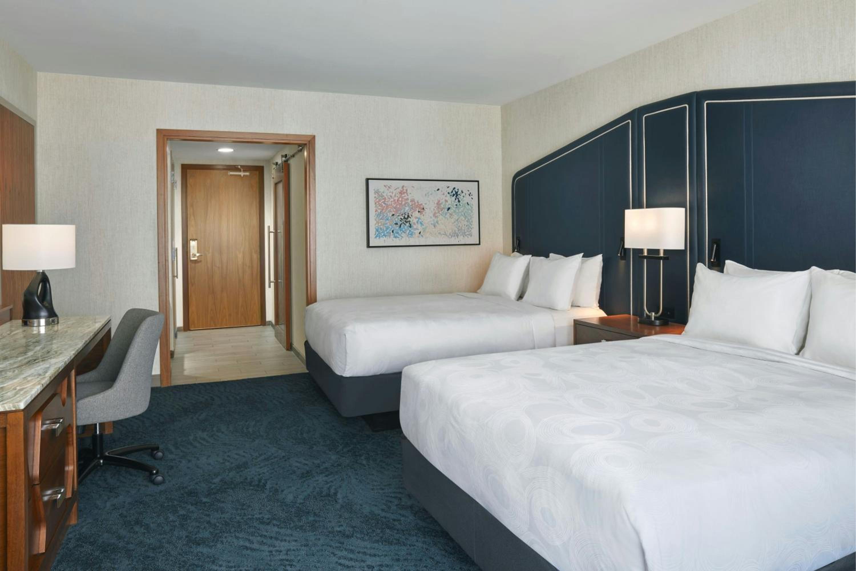 Queen Room with Two Queen Beds and City View - High Floor