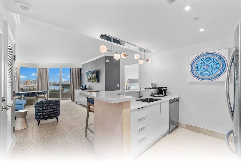 Junior Suite, 1 Bedroom, Kitchen, Partial Ocean View