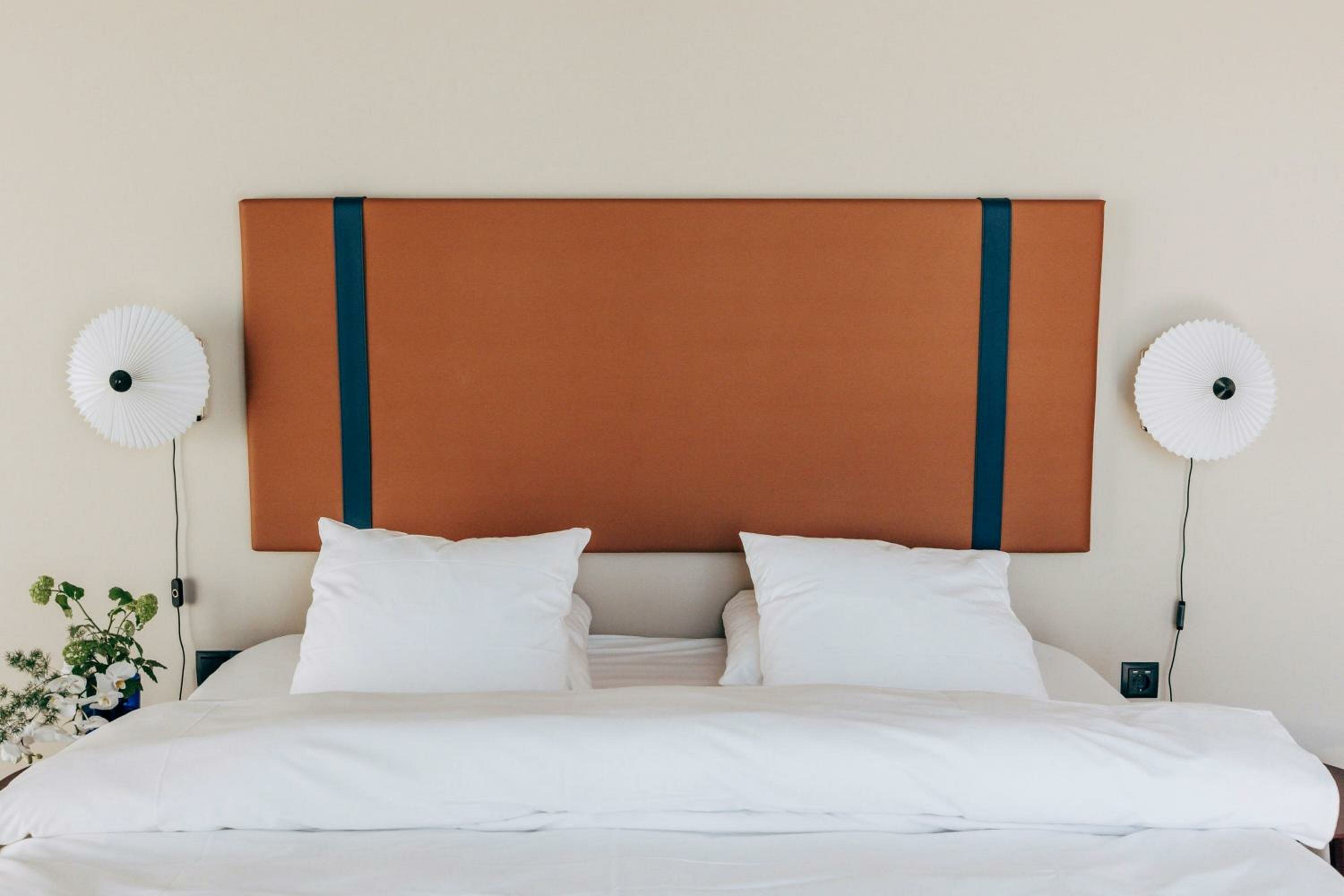 Deluxe Studio with King and Sofa Bed - Sky View