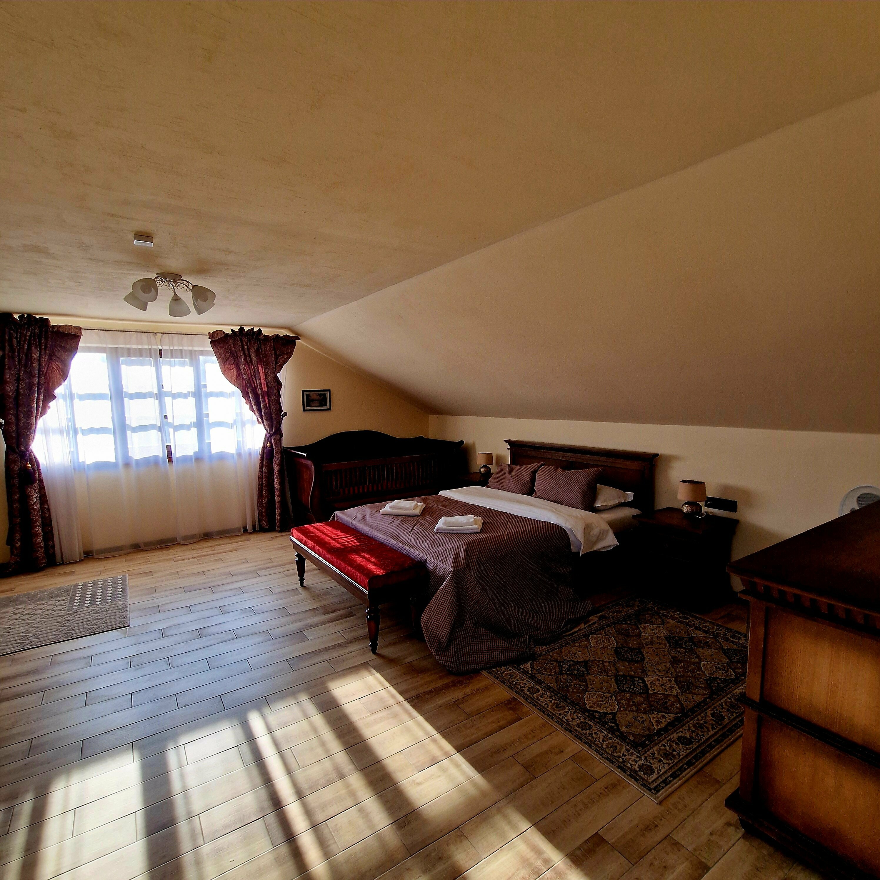 Cемейный номер с собственной ванной комнатой