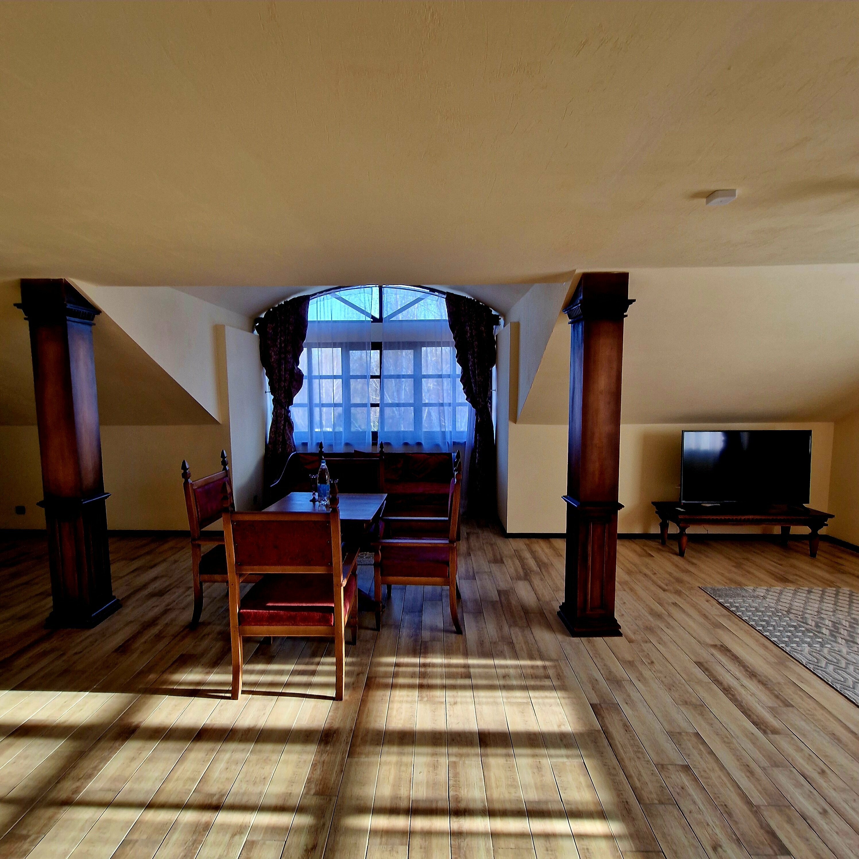 Cемейный номер с собственной ванной комнатой