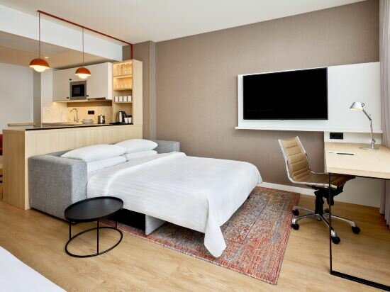 Comfort Studio, Kitchen, Studio, 1 Queen, Sofa Bed