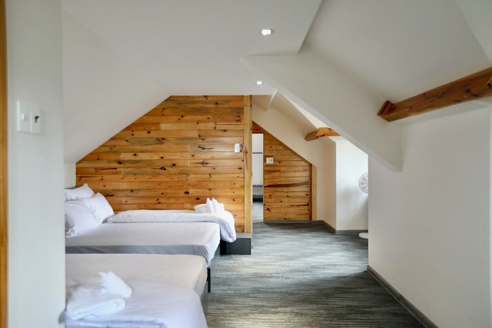 Family Room, Mountain View