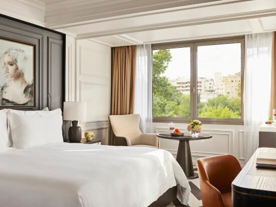 Premier Room