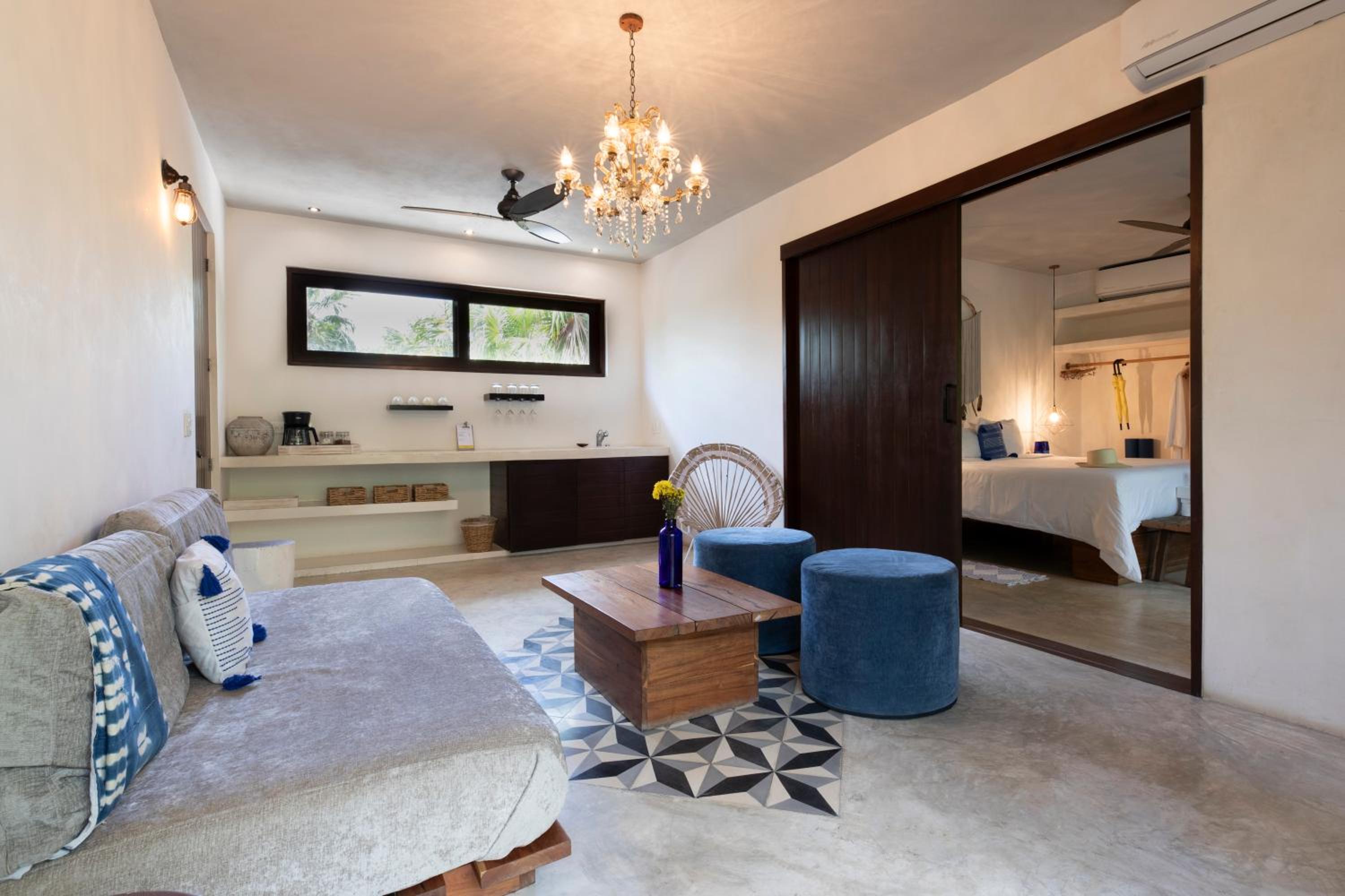 Jungle Suite with Balcony