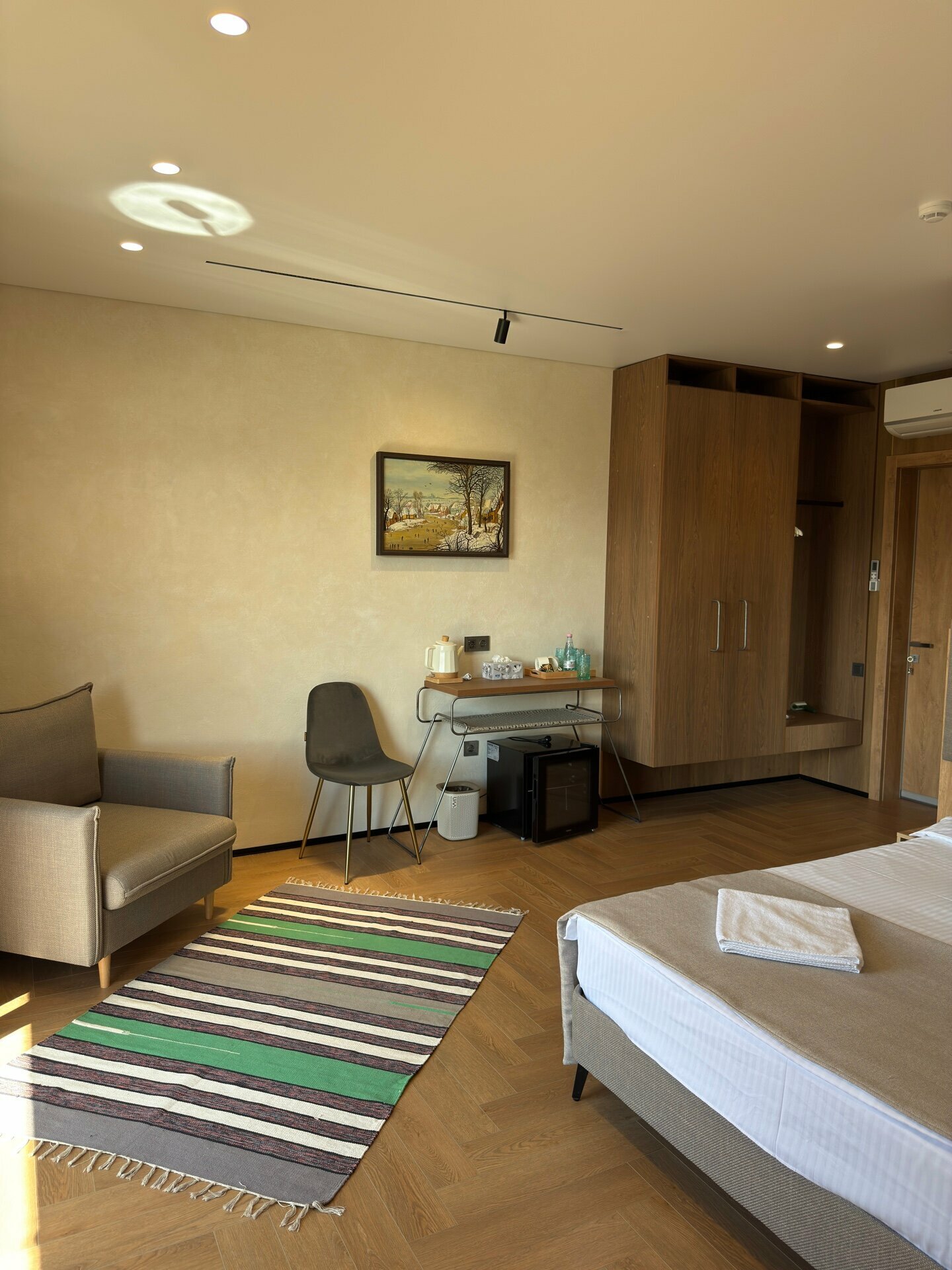 Трехместный номер с видом на бассейн