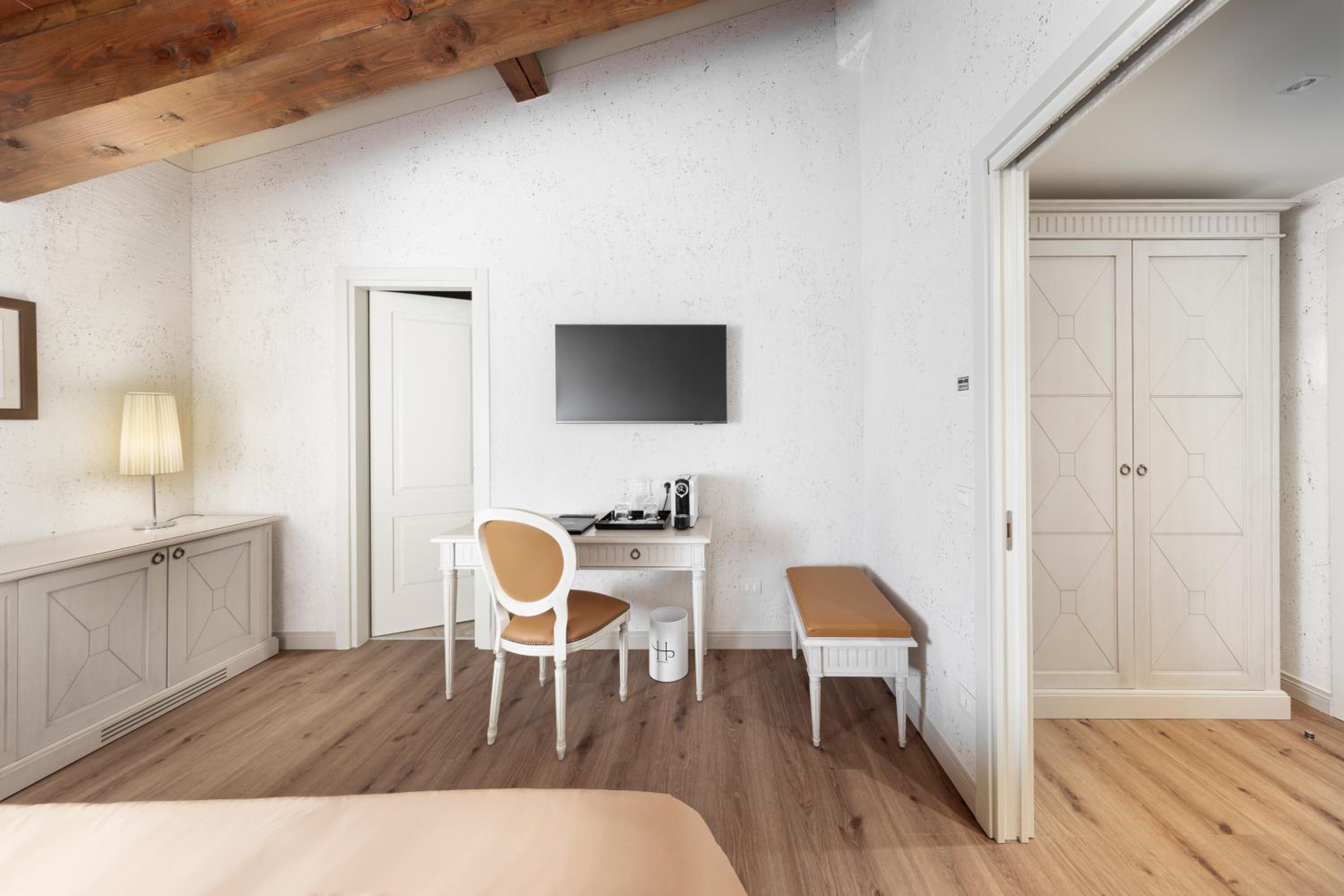 Superior Executive River View