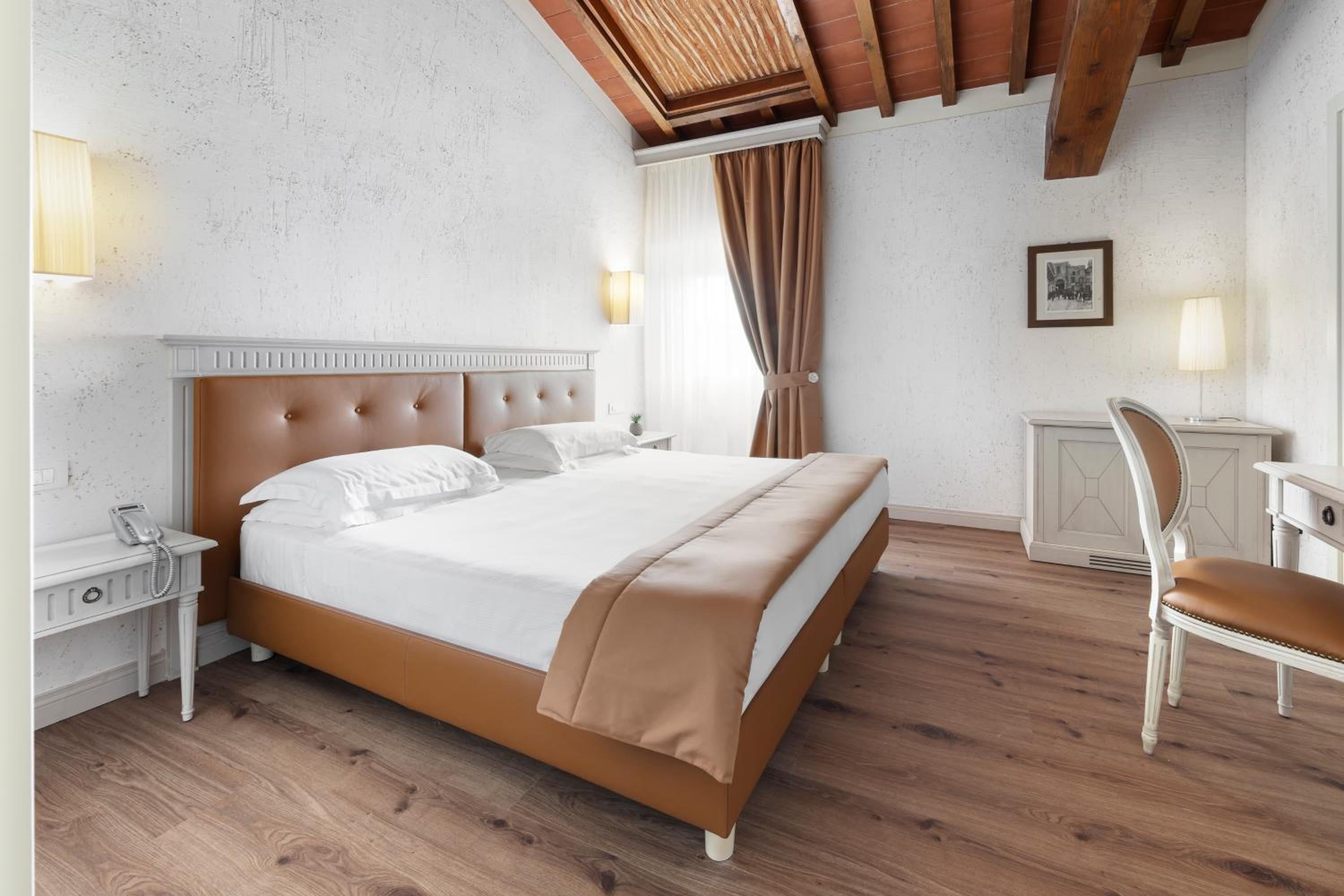 Superior Executive River View