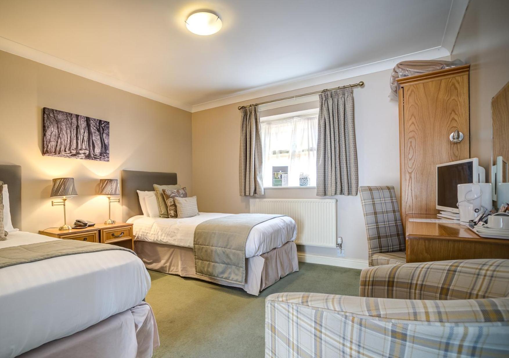 Standard Courtyard Twin