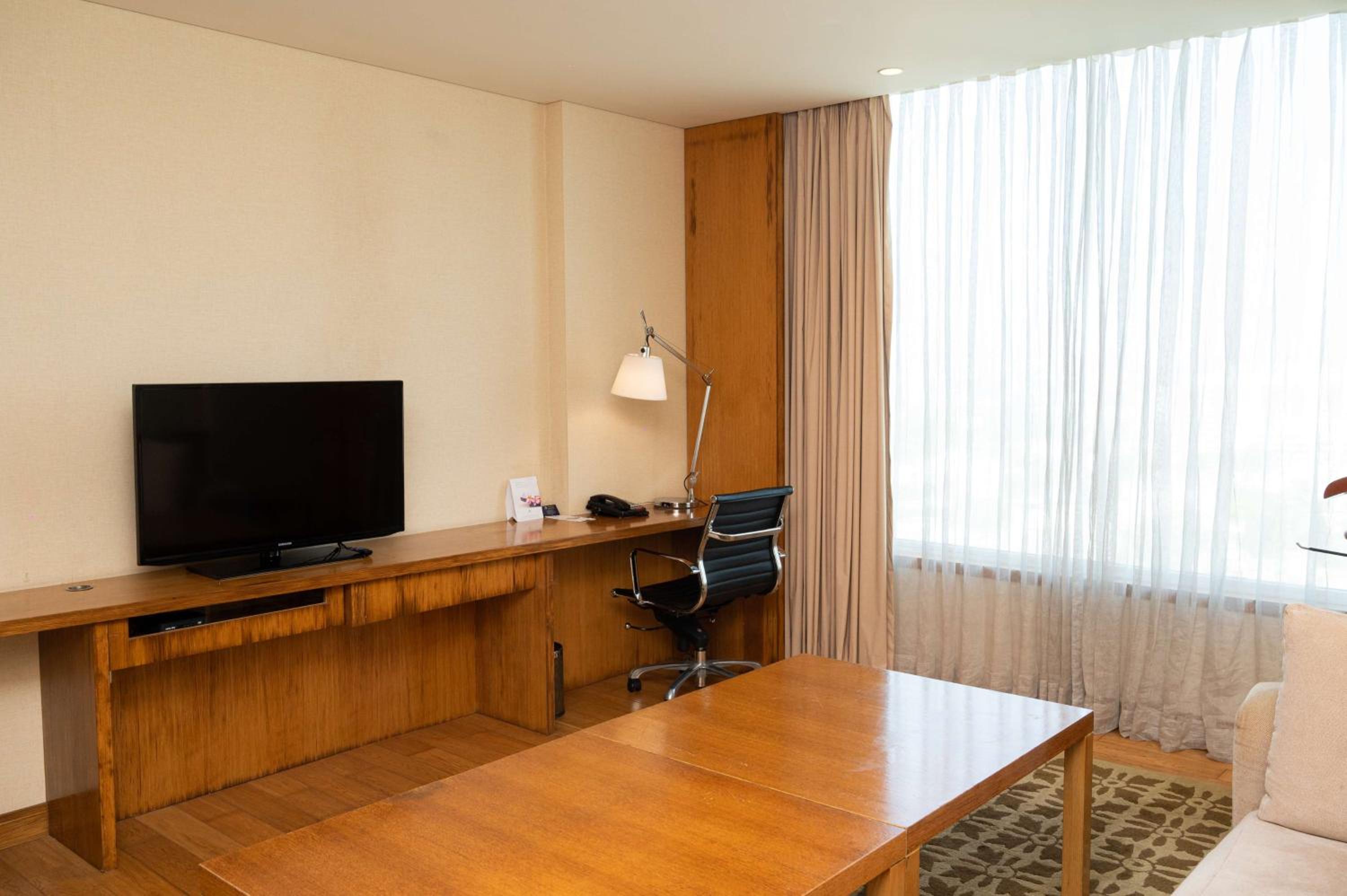 Executive King Suite with Lounge Access