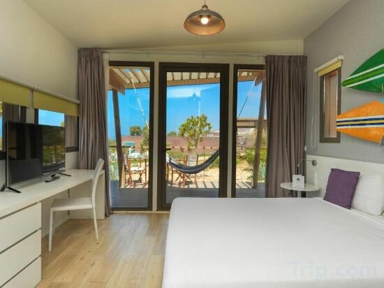 Bungalow With Terrace-Garden View