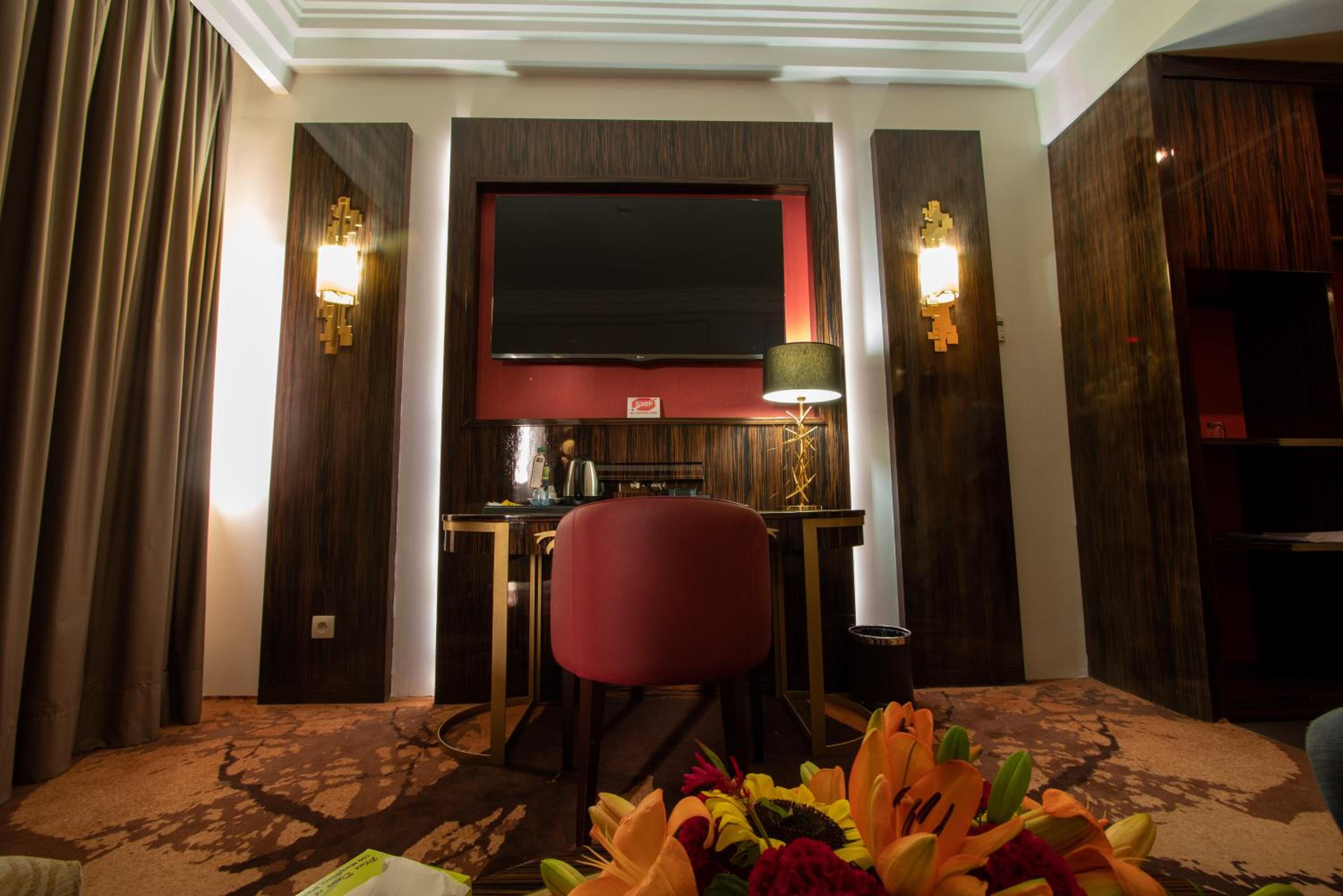 Suite with City View