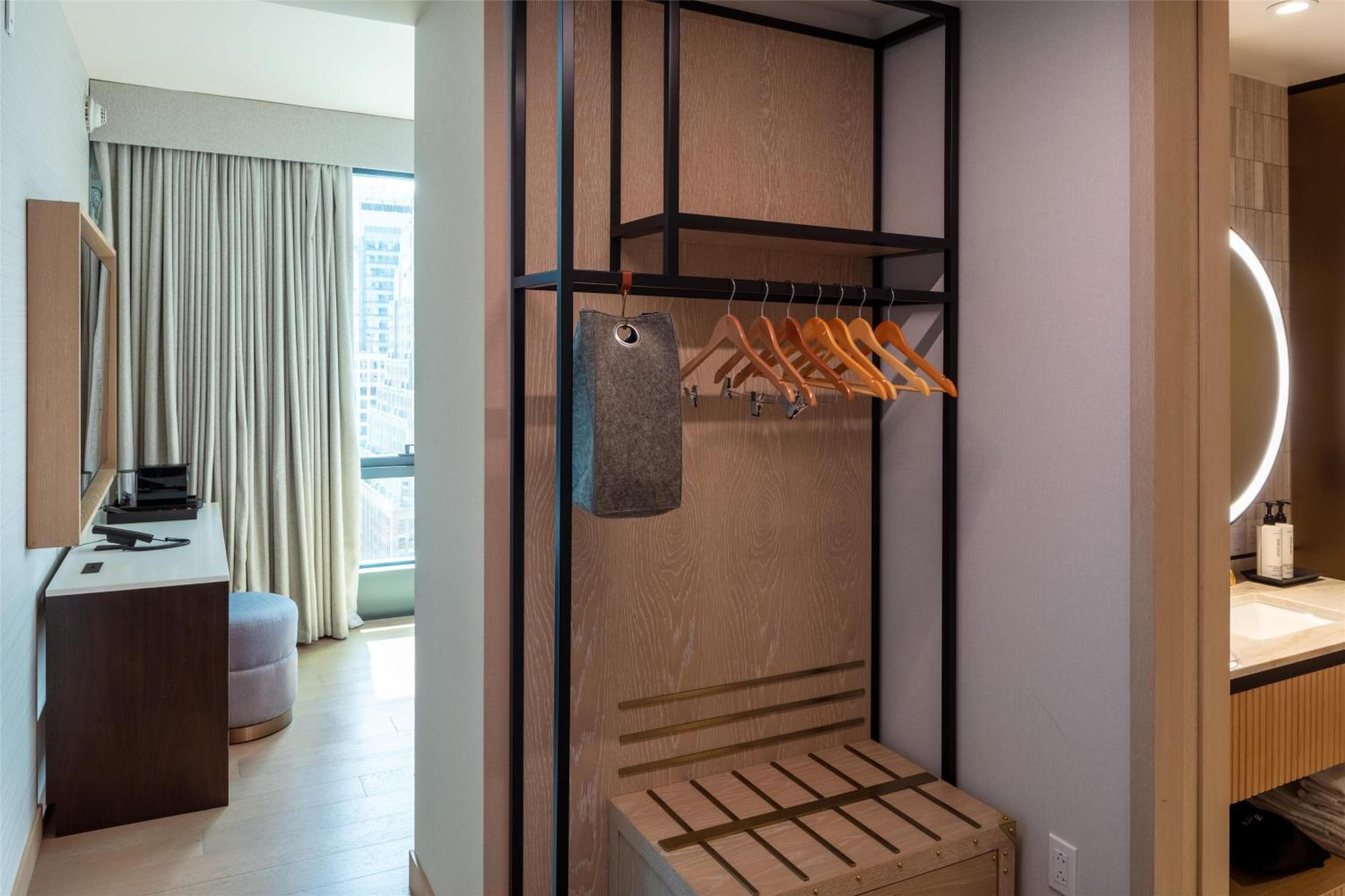 Corner King Room with Square View - Hearing Accessible