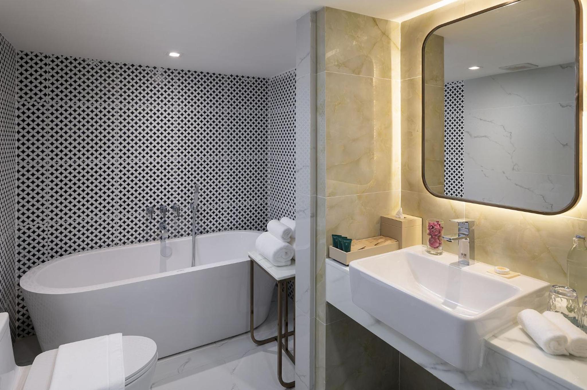 Premier Suite with Club Lounge Access