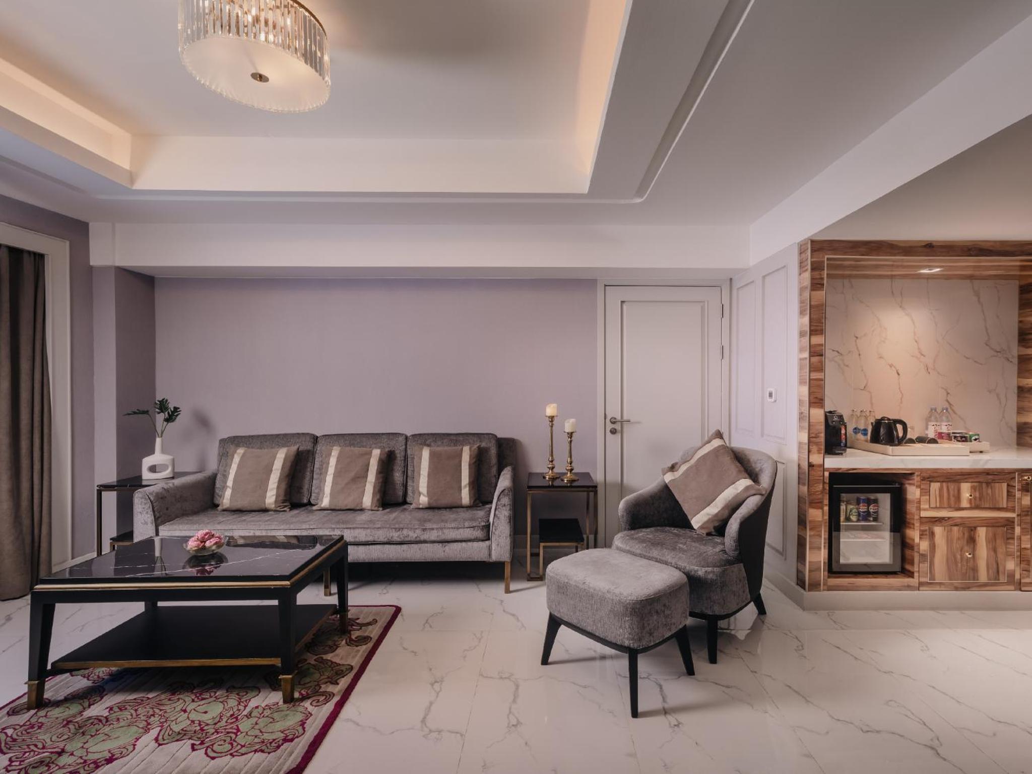 Premier Suite with Club Lounge Access