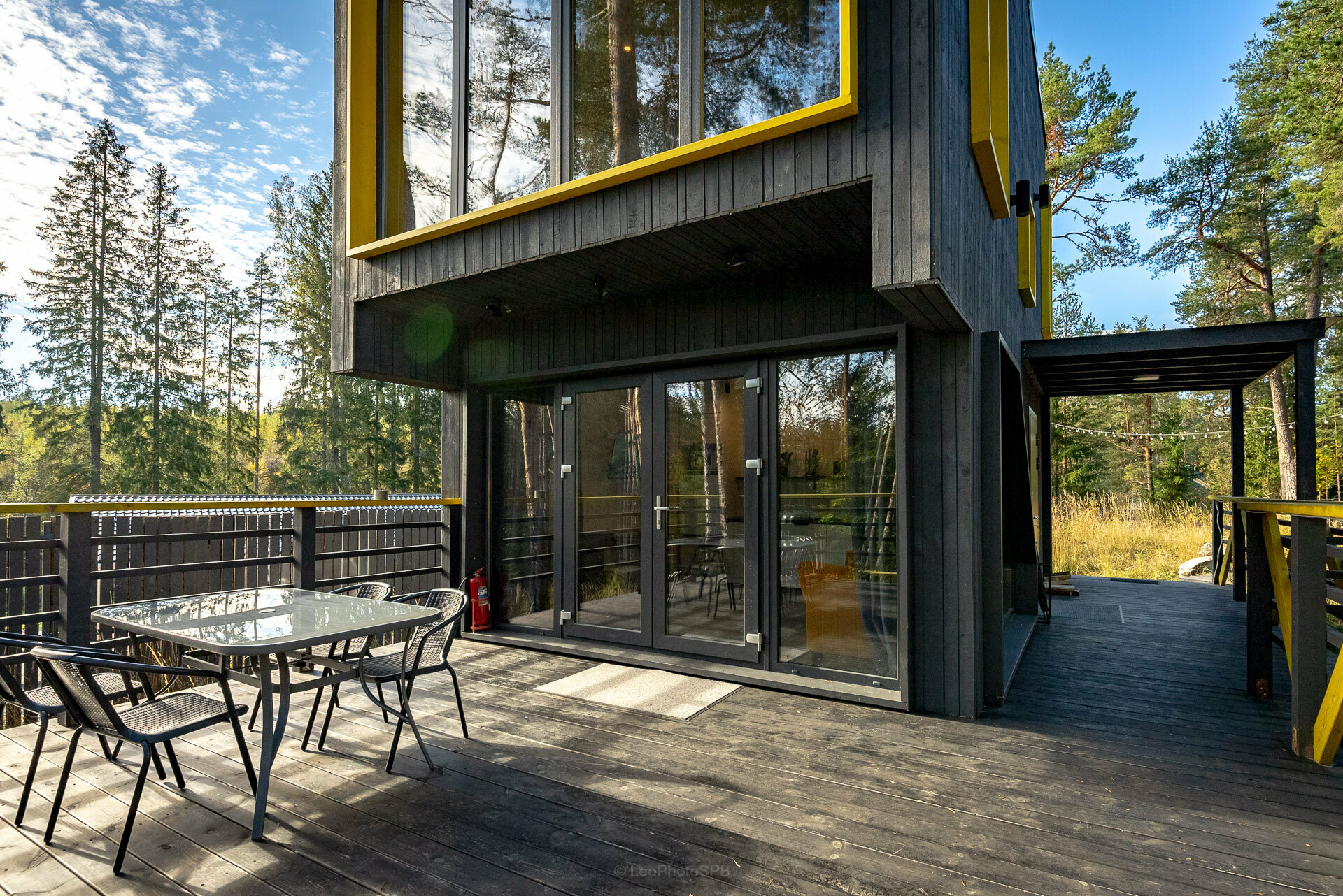 Дом с видом на озеро