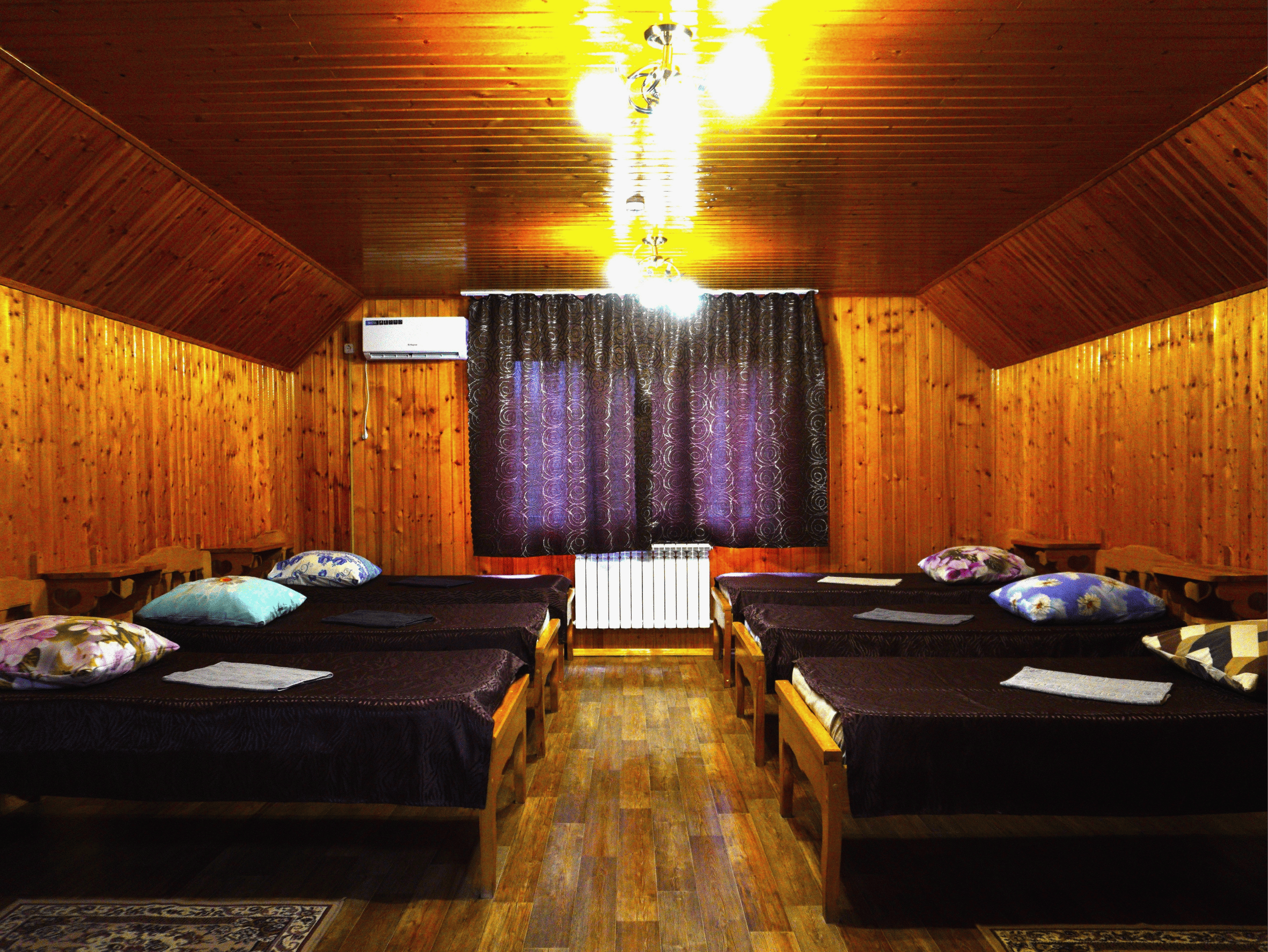 Шестиместный номер с раздельными кроватями