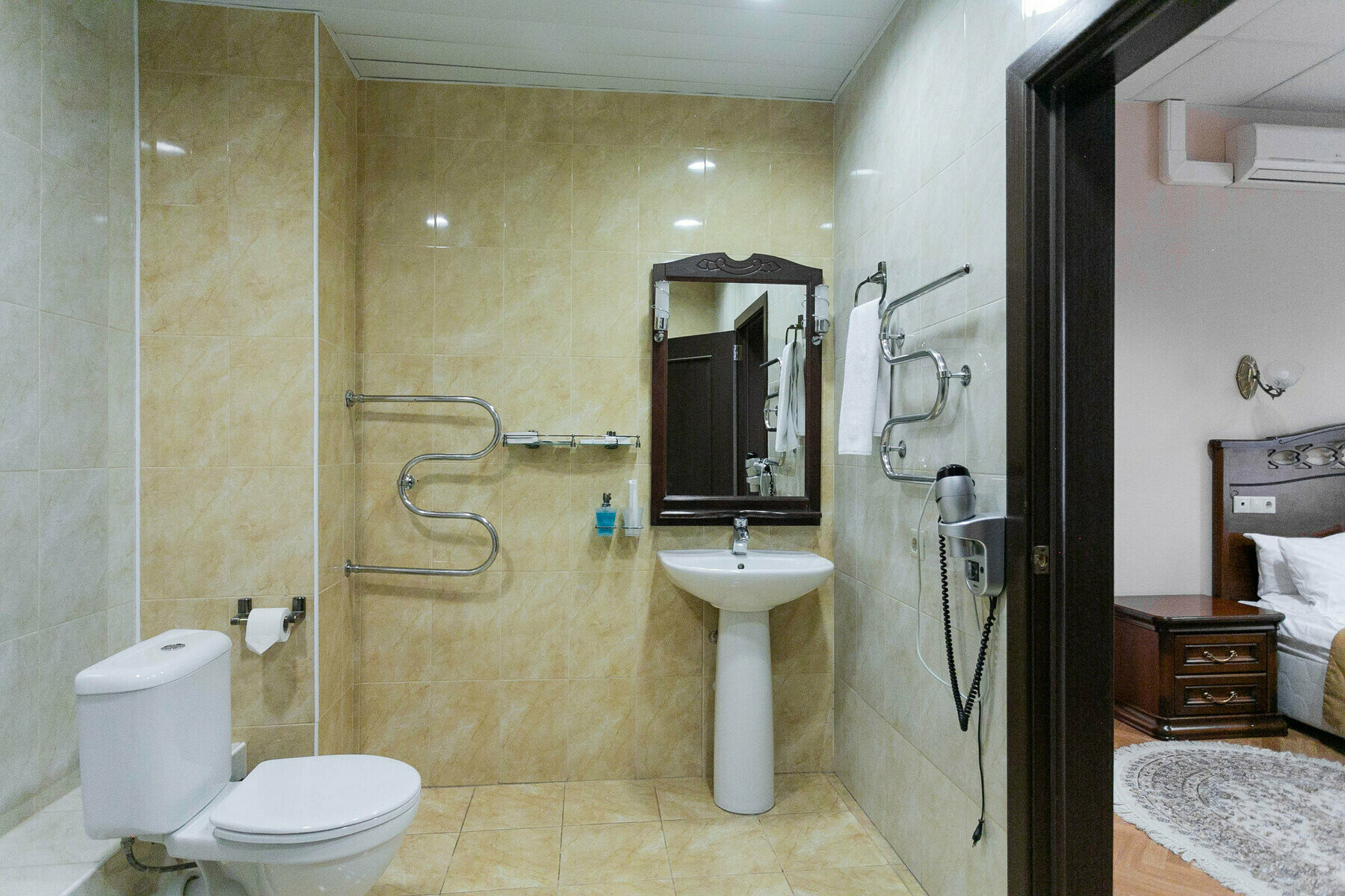 Двухместный ДеЛюкс двухкомнатный - Москва