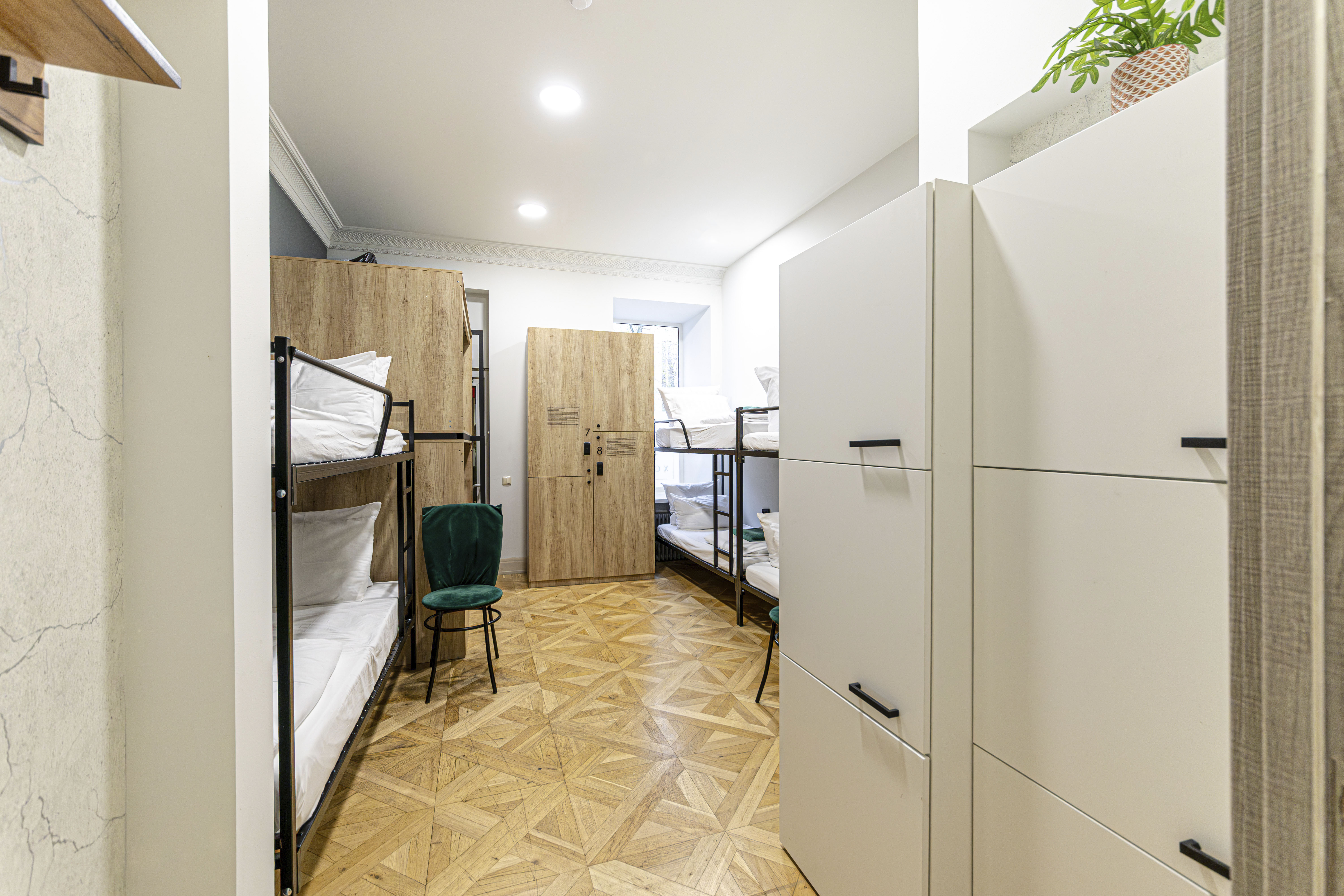 Кровать в общем 8-местном номере