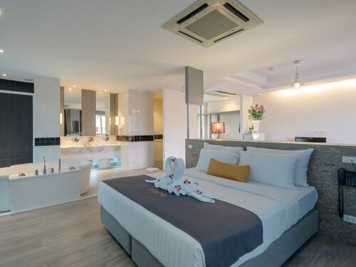 Honeymoon Suite With Balcony в Dara Hotel