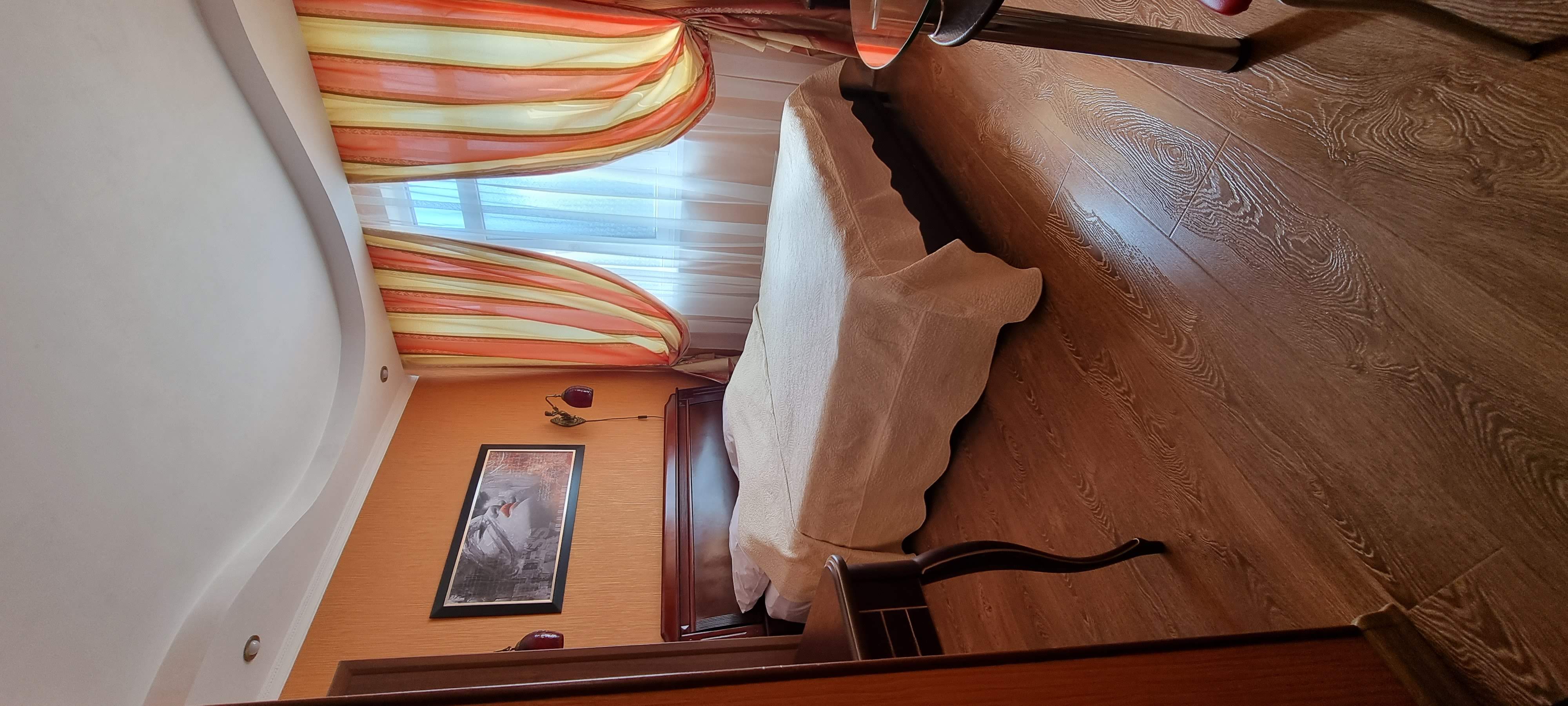 Двухместный номер с большой кроватью