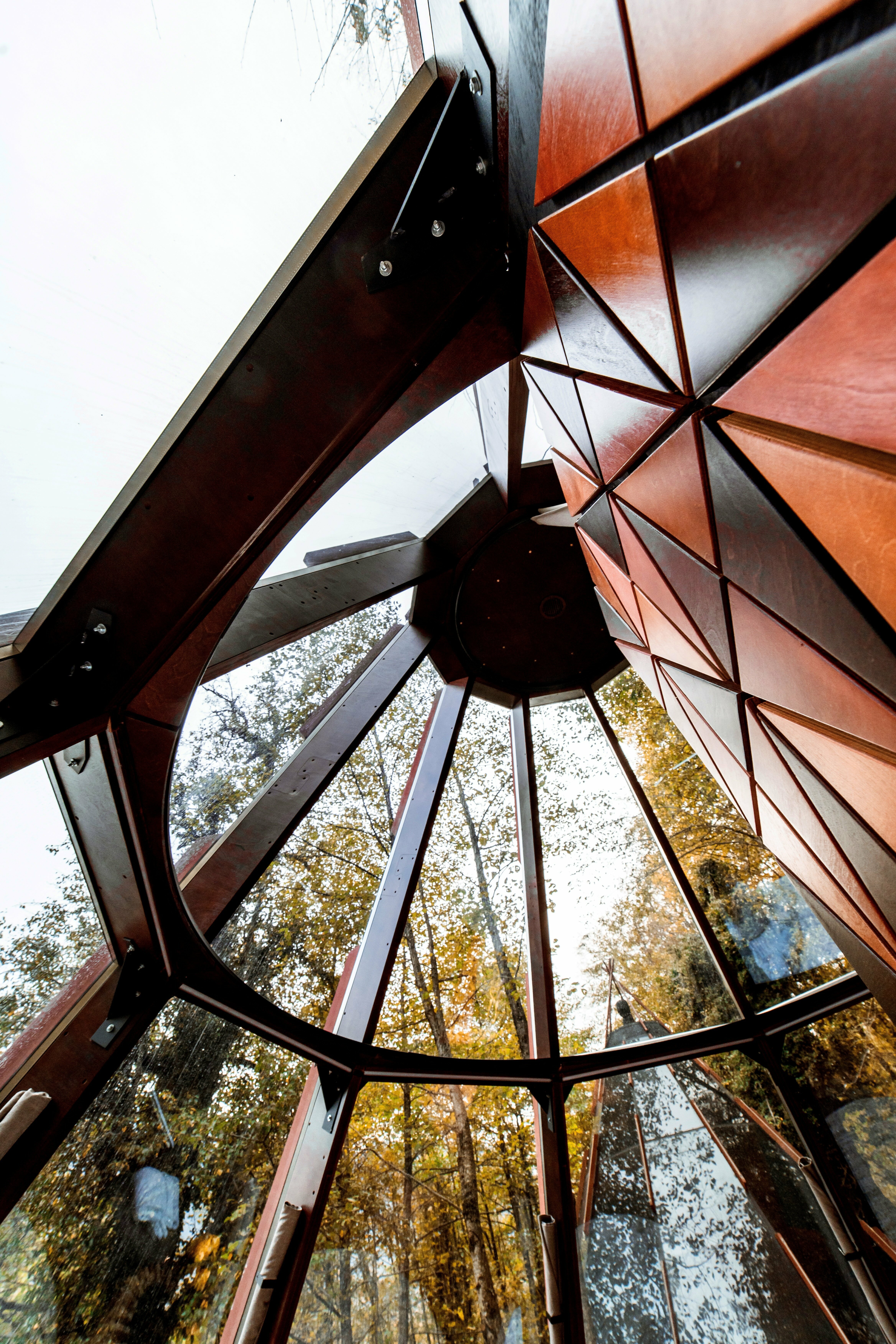 Нео типи с видом на горы